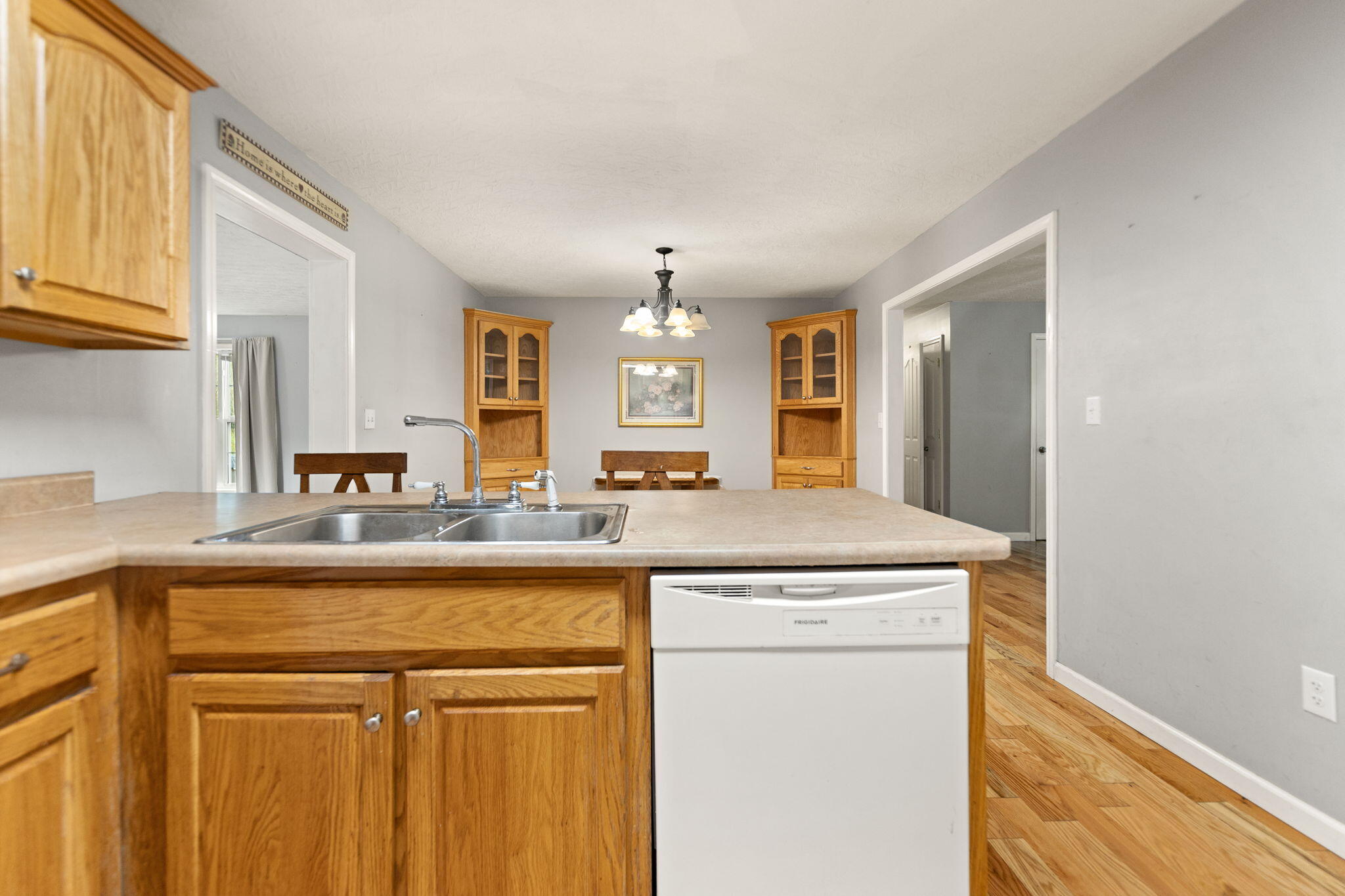 Oneida, Kentucky 40972, United States, 3 Bedrooms Bedrooms, ,2 BathroomsBathrooms,Residential,Active,220058