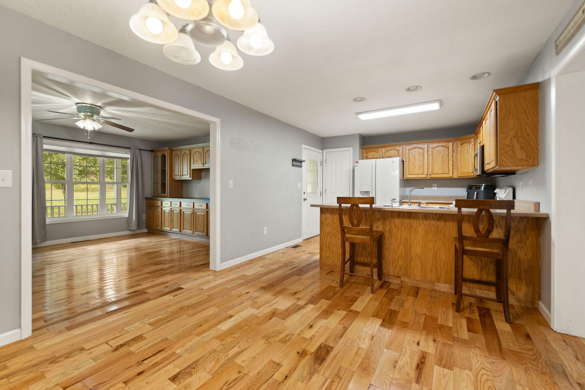 Oneida, Kentucky 40972, United States, 3 Bedrooms Bedrooms, ,2 BathroomsBathrooms,Residential,Active,220058