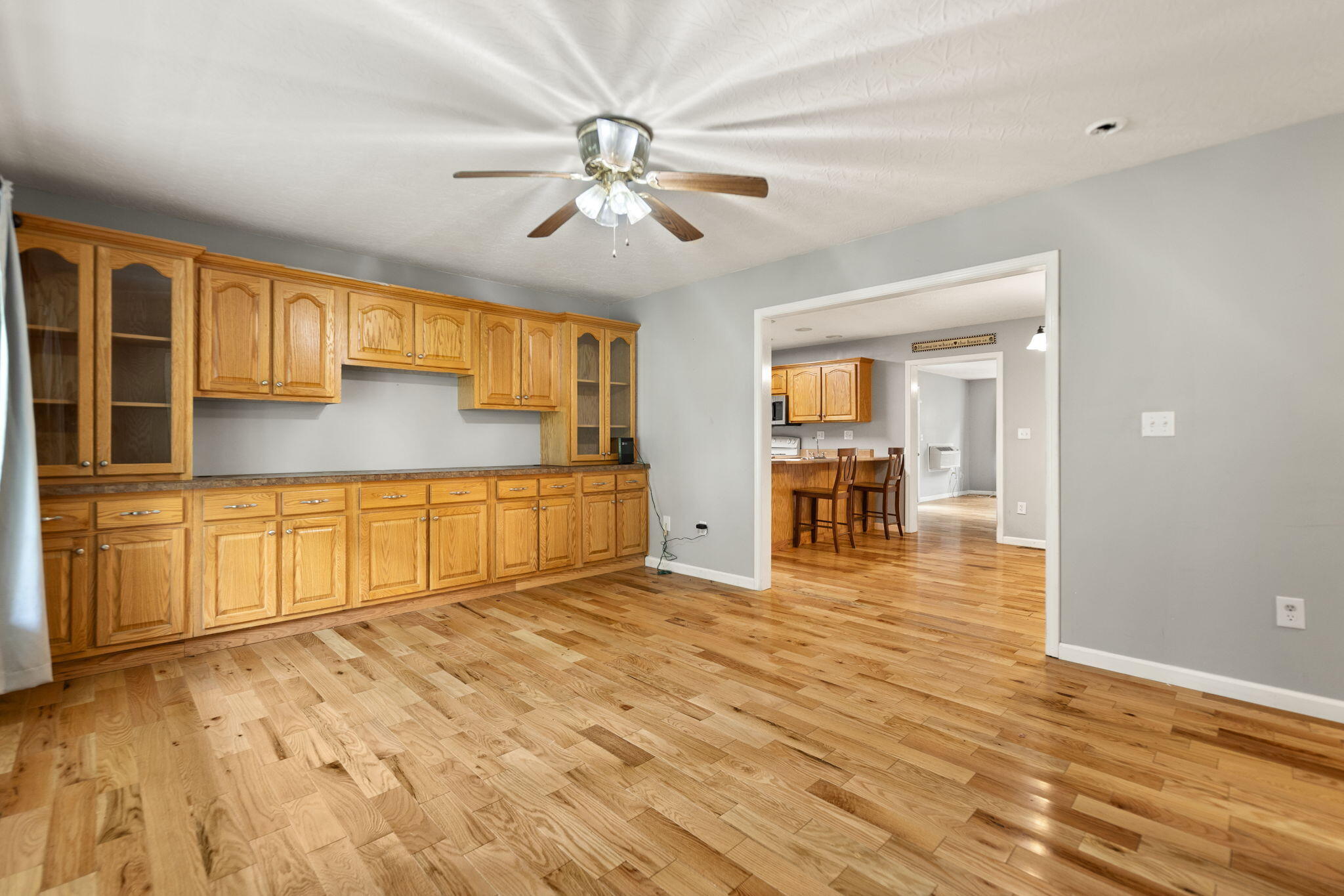 Oneida, Kentucky 40972, United States, 3 Bedrooms Bedrooms, ,2 BathroomsBathrooms,Residential,Active,220058