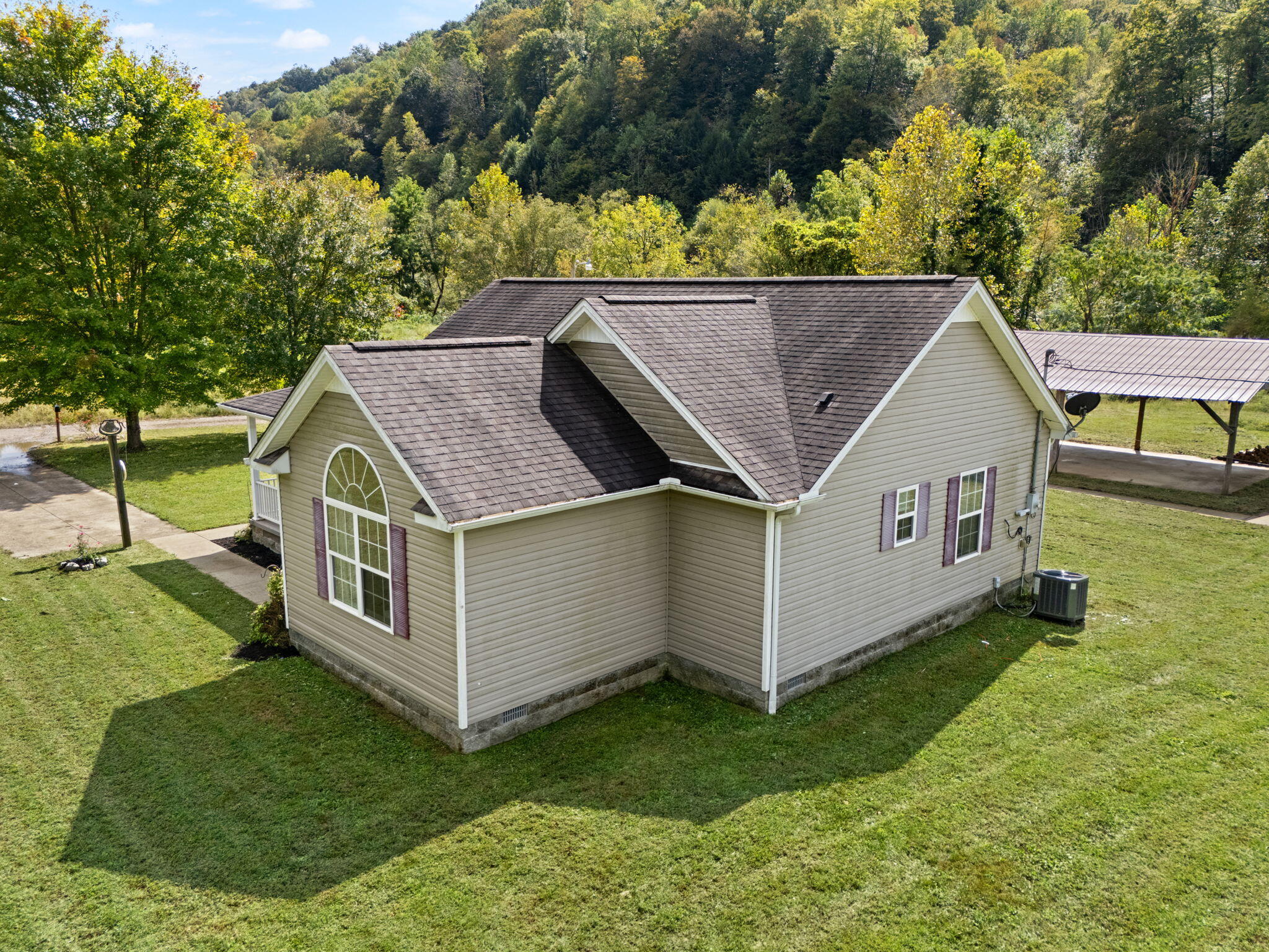 Oneida, Kentucky 40972, United States, 3 Bedrooms Bedrooms, ,2 BathroomsBathrooms,Residential,Active,220058