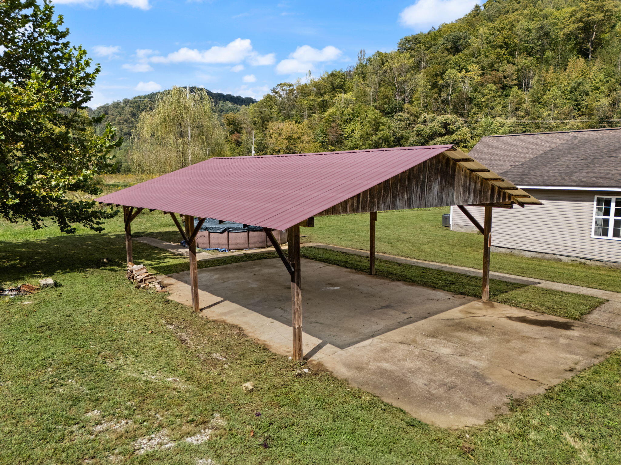 Oneida, Kentucky 40972, United States, 3 Bedrooms Bedrooms, ,2 BathroomsBathrooms,Residential,Active,220058