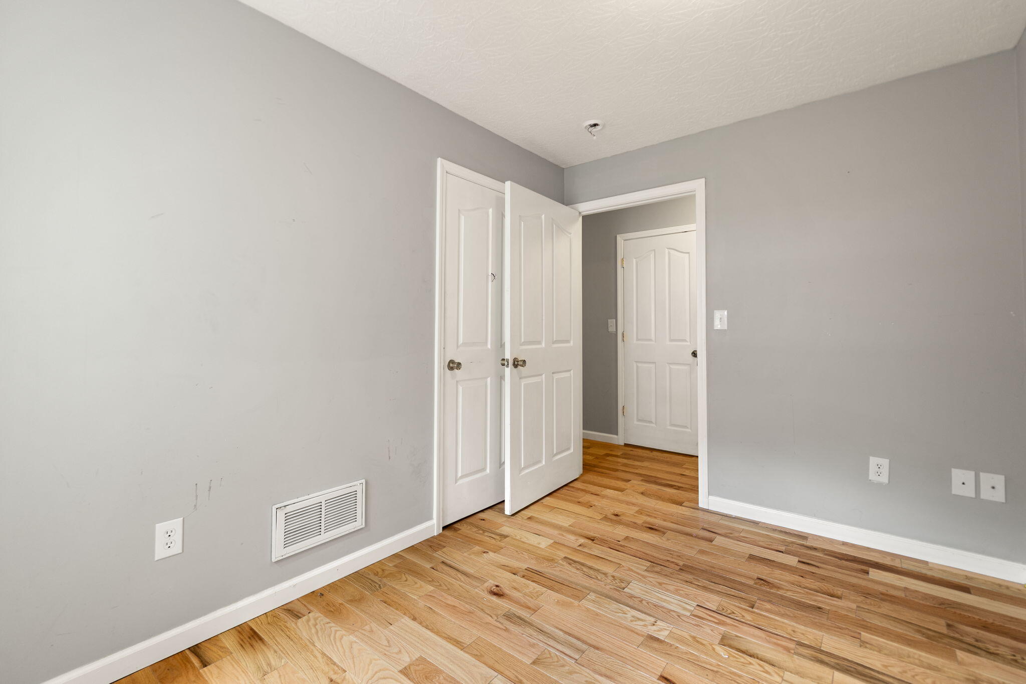 Oneida, Kentucky 40972, United States, 3 Bedrooms Bedrooms, ,2 BathroomsBathrooms,Residential,Active,220058