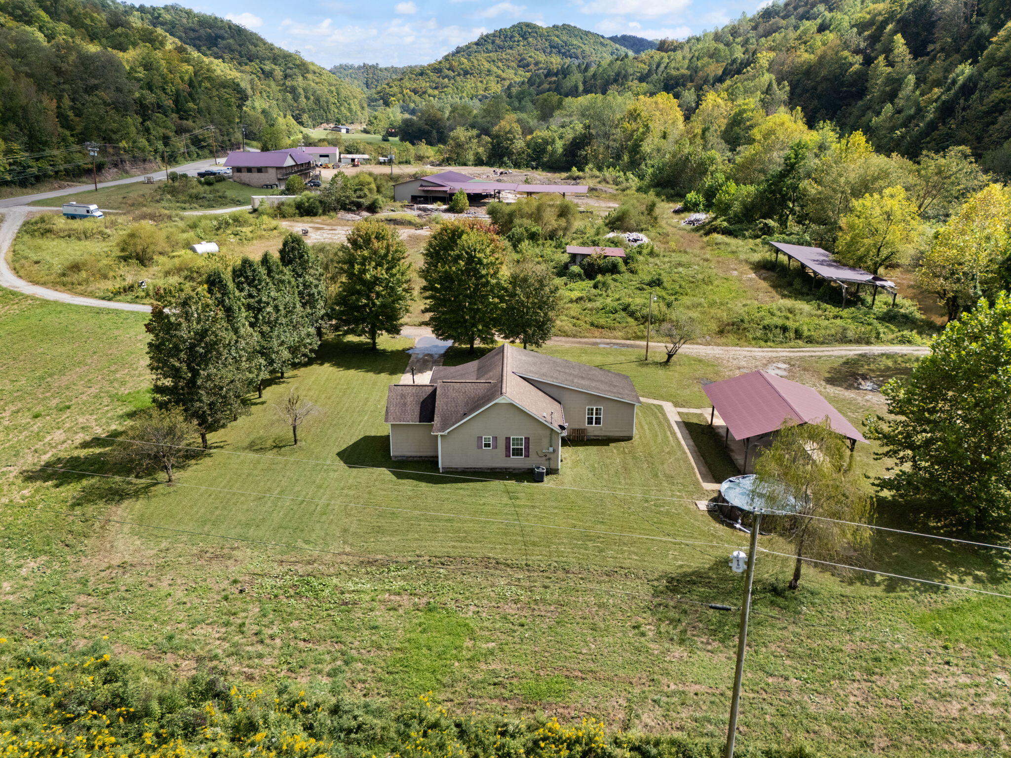 Oneida, Kentucky 40972, United States, 3 Bedrooms Bedrooms, ,2 BathroomsBathrooms,Residential,Active,220058