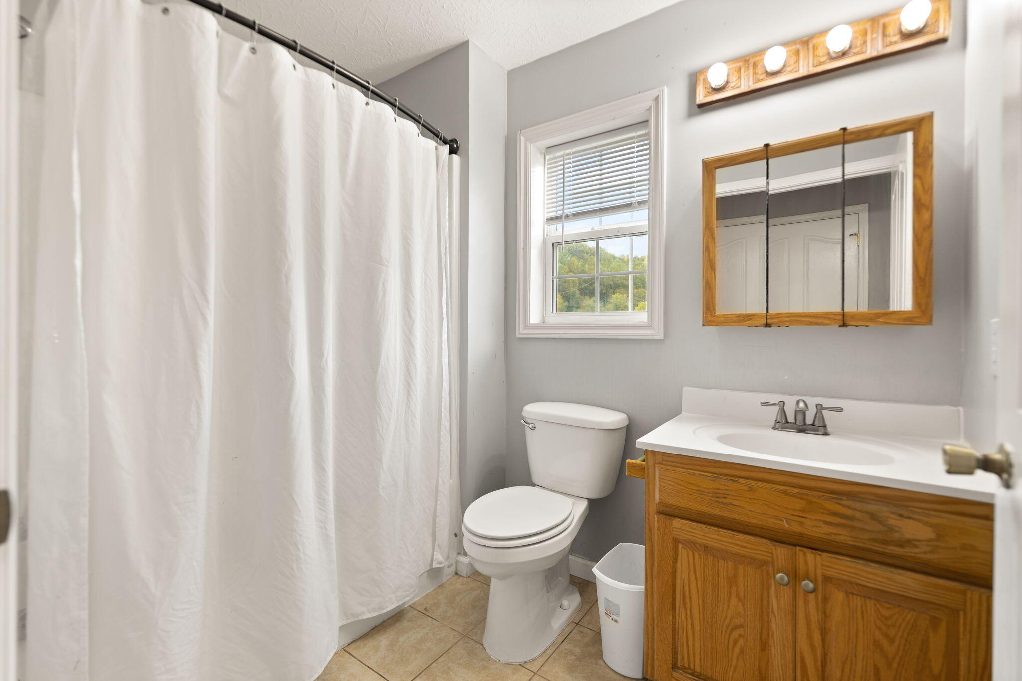 Oneida, Kentucky 40972, United States, 3 Bedrooms Bedrooms, ,2 BathroomsBathrooms,Residential,Active,220058