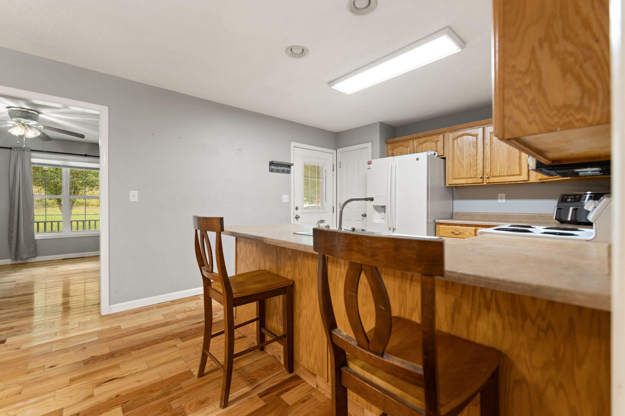 Oneida, Kentucky 40972, United States, 3 Bedrooms Bedrooms, ,2 BathroomsBathrooms,Residential,Active,220058