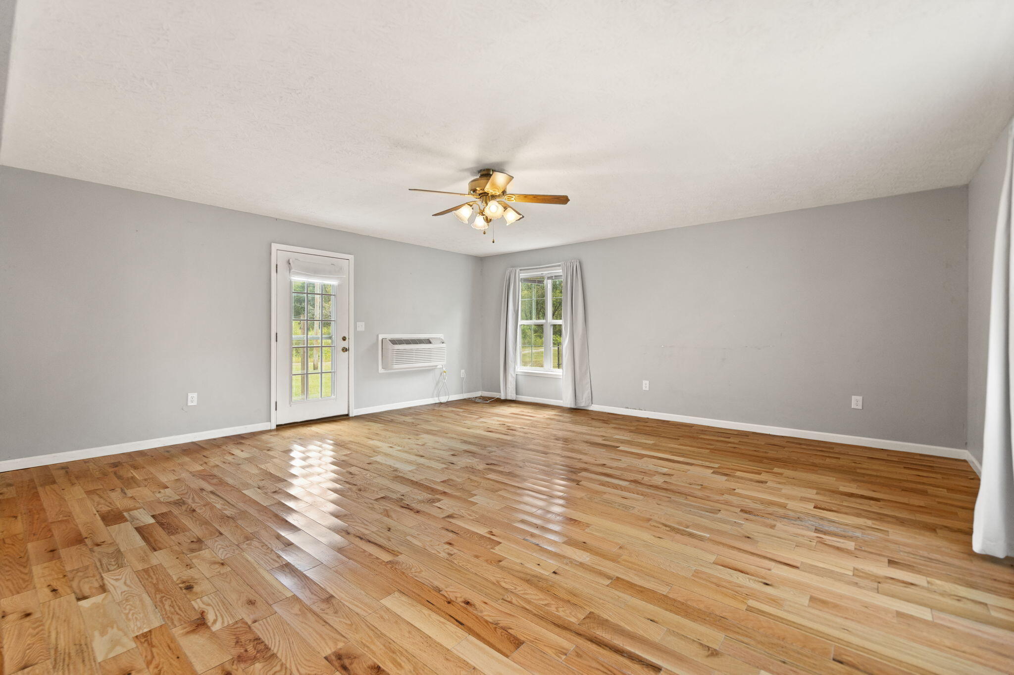 Oneida, Kentucky 40972, United States, 3 Bedrooms Bedrooms, ,2 BathroomsBathrooms,Residential,Active,220058