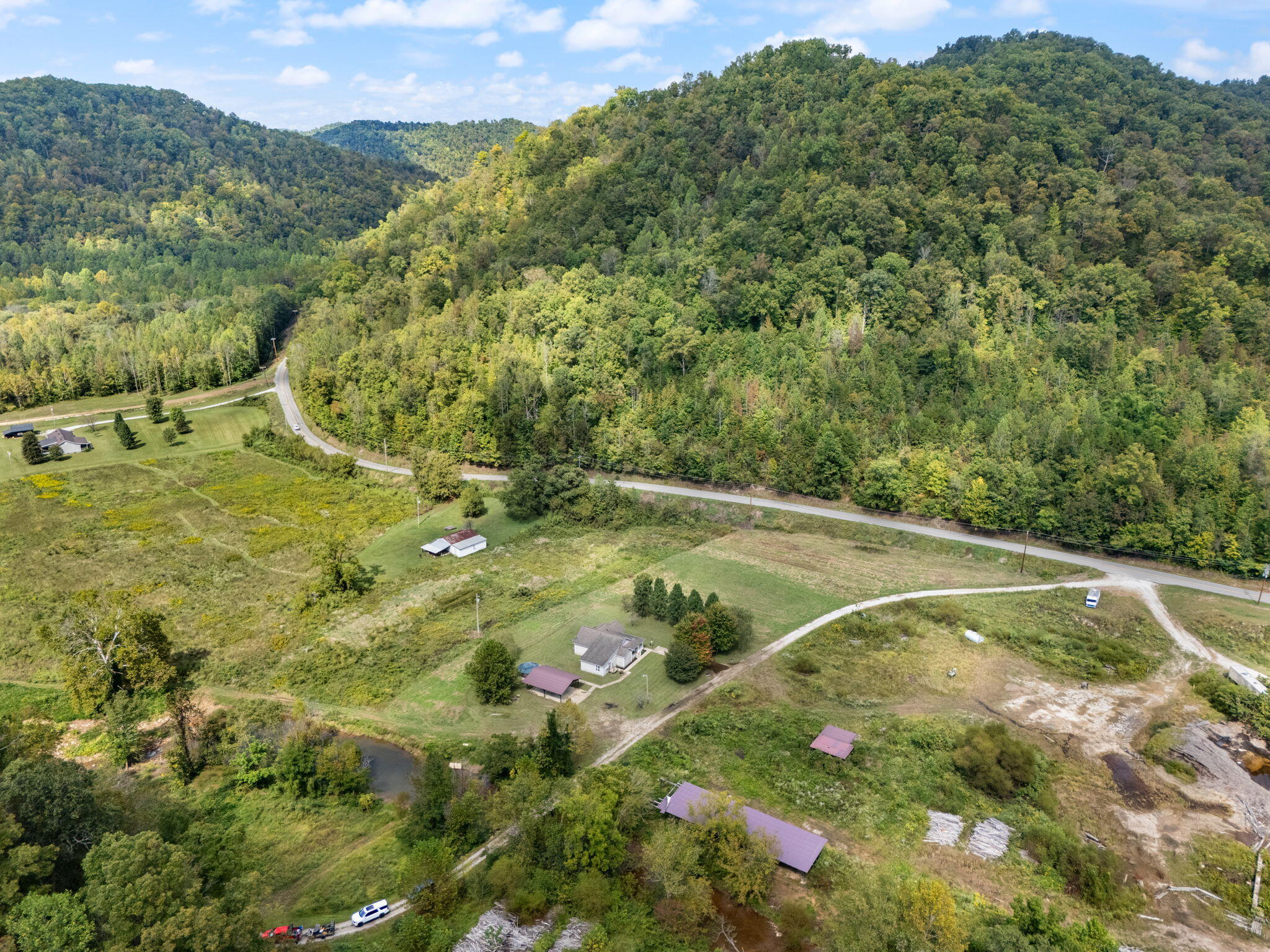 Oneida, Kentucky 40972, United States, 3 Bedrooms Bedrooms, ,2 BathroomsBathrooms,Residential,Active,220058