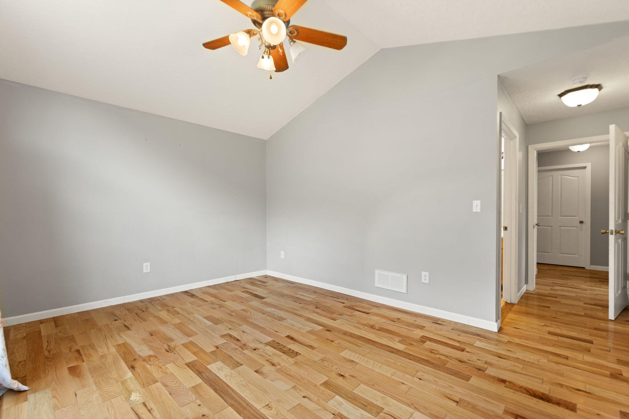 Oneida, Kentucky 40972, United States, 3 Bedrooms Bedrooms, ,2 BathroomsBathrooms,Residential,Active,220058