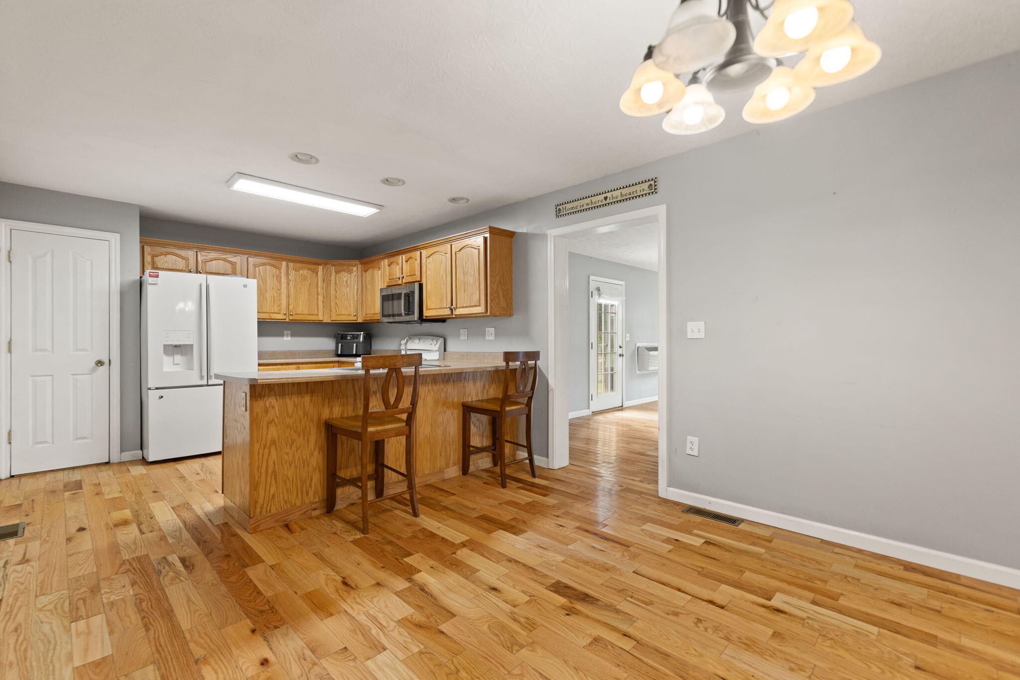 Oneida, Kentucky 40972, United States, 3 Bedrooms Bedrooms, ,2 BathroomsBathrooms,Residential,Active,220058