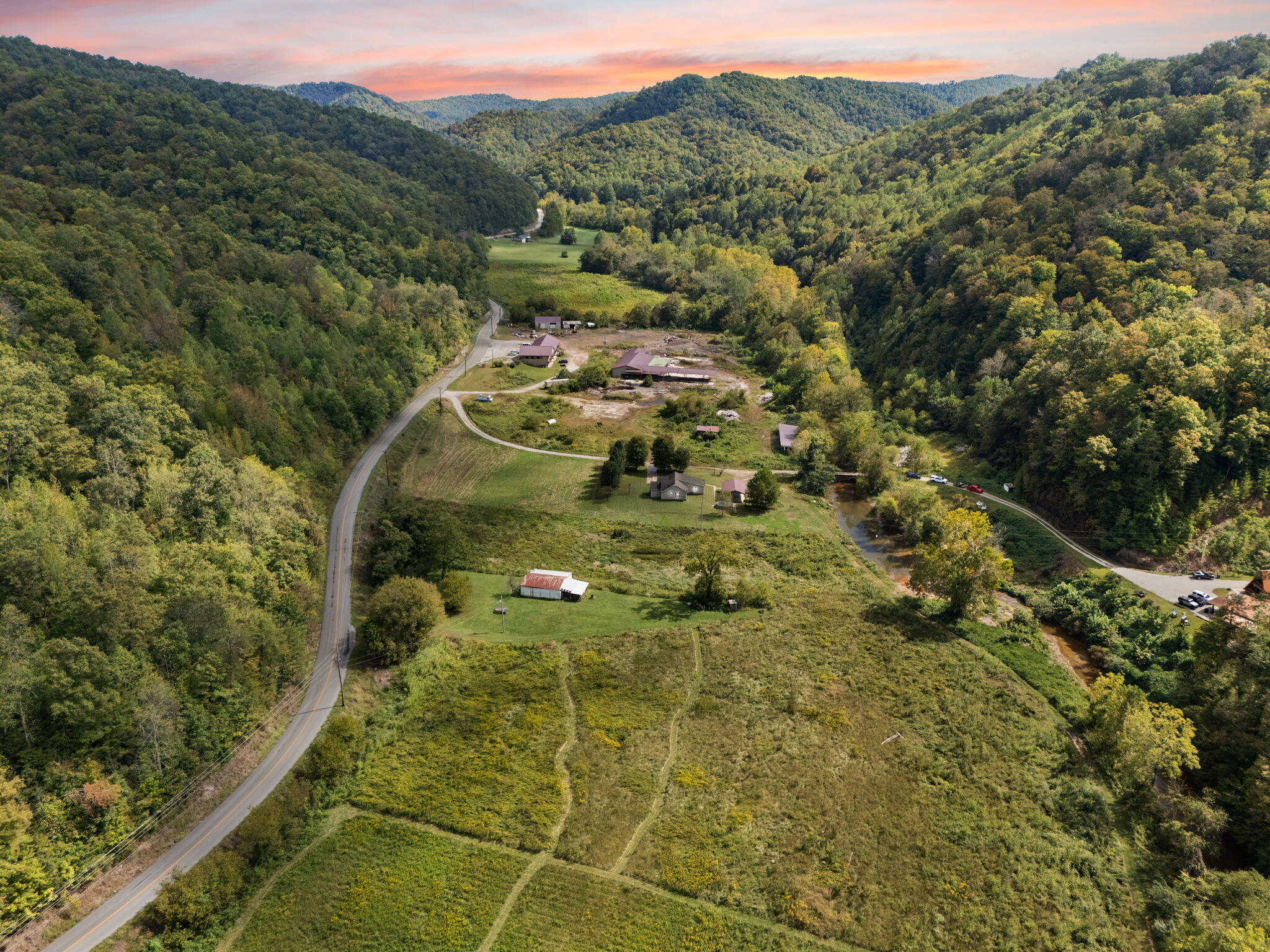 Oneida, Kentucky 40972, United States, 3 Bedrooms Bedrooms, ,2 BathroomsBathrooms,Residential,Active,220058