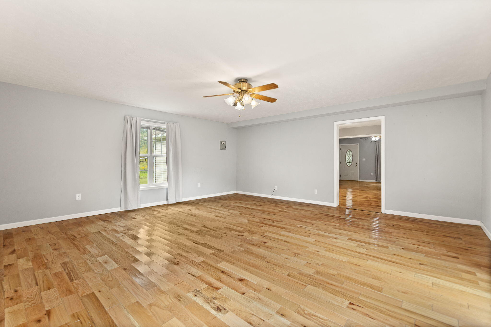 Oneida, Kentucky 40972, United States, 3 Bedrooms Bedrooms, ,2 BathroomsBathrooms,Residential,Active,220058