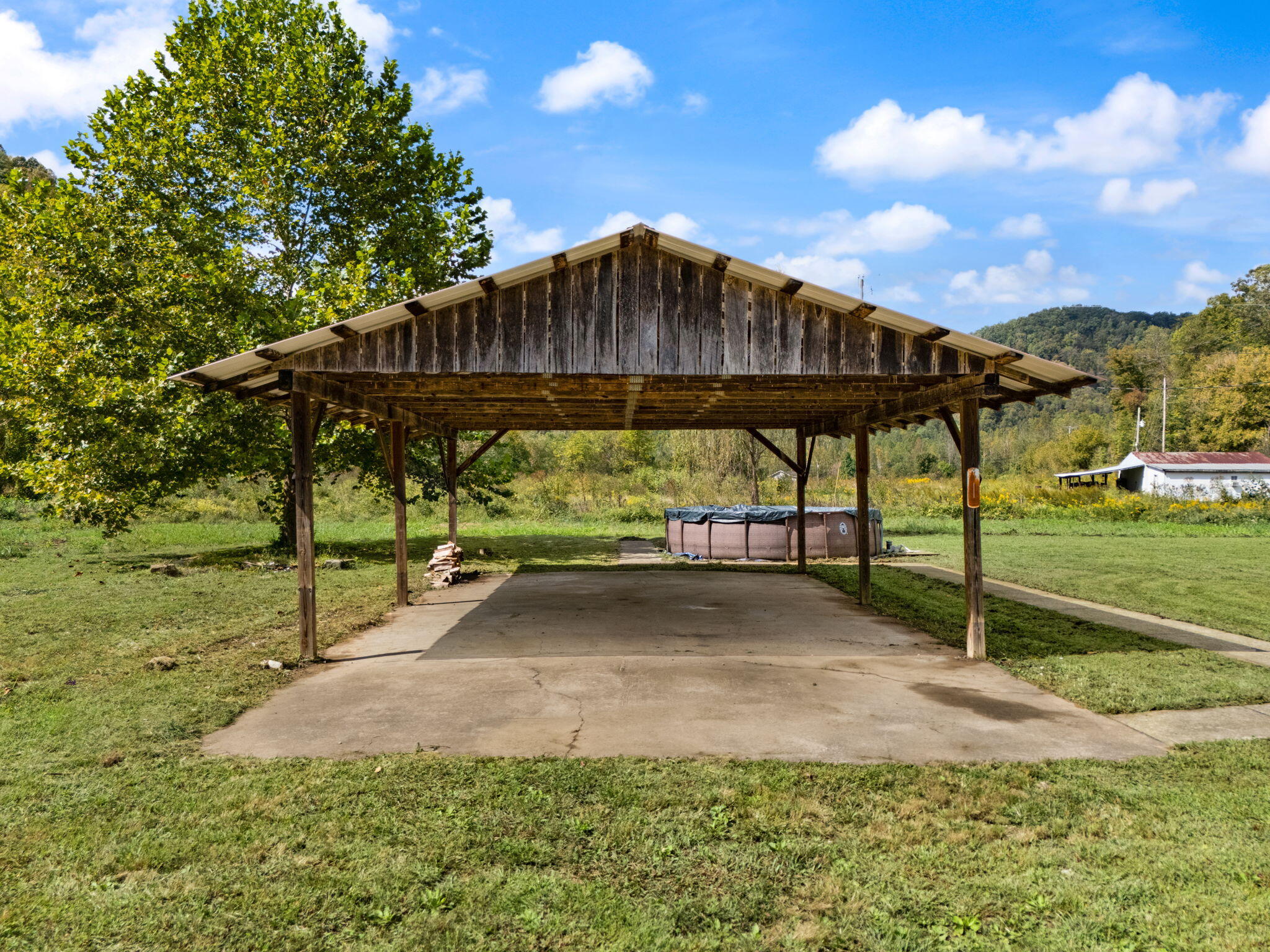 Oneida, Kentucky 40972, United States, 3 Bedrooms Bedrooms, ,2 BathroomsBathrooms,Residential,Active,220058