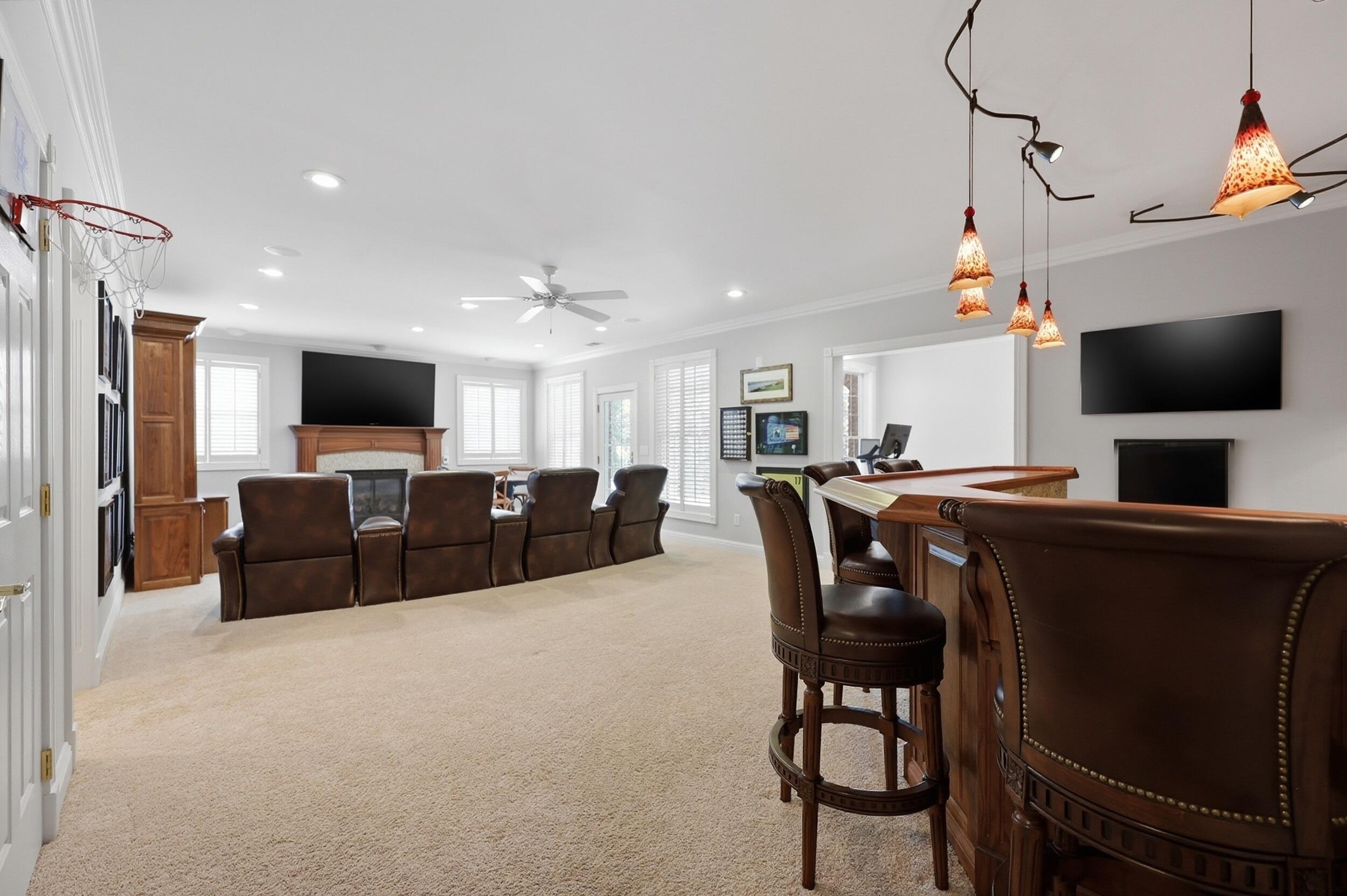 Danville, Kentucky, 40422, United States, 5 Bedrooms Bedrooms, ,5 BathroomsBathrooms,Residential,Active,2016105