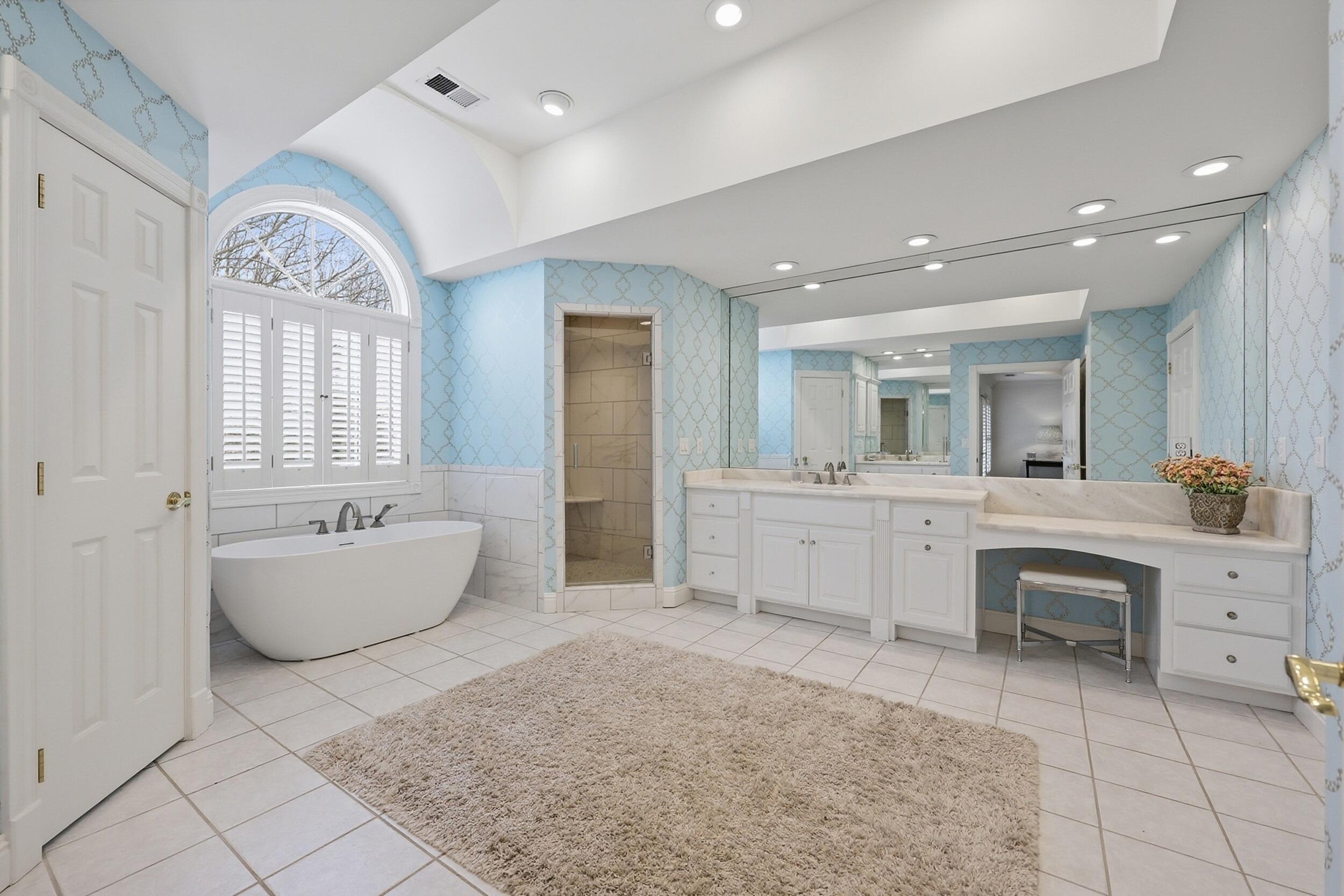 Danville, Kentucky, 40422, United States, 5 Bedrooms Bedrooms, ,5 BathroomsBathrooms,Residential,Active,2016105