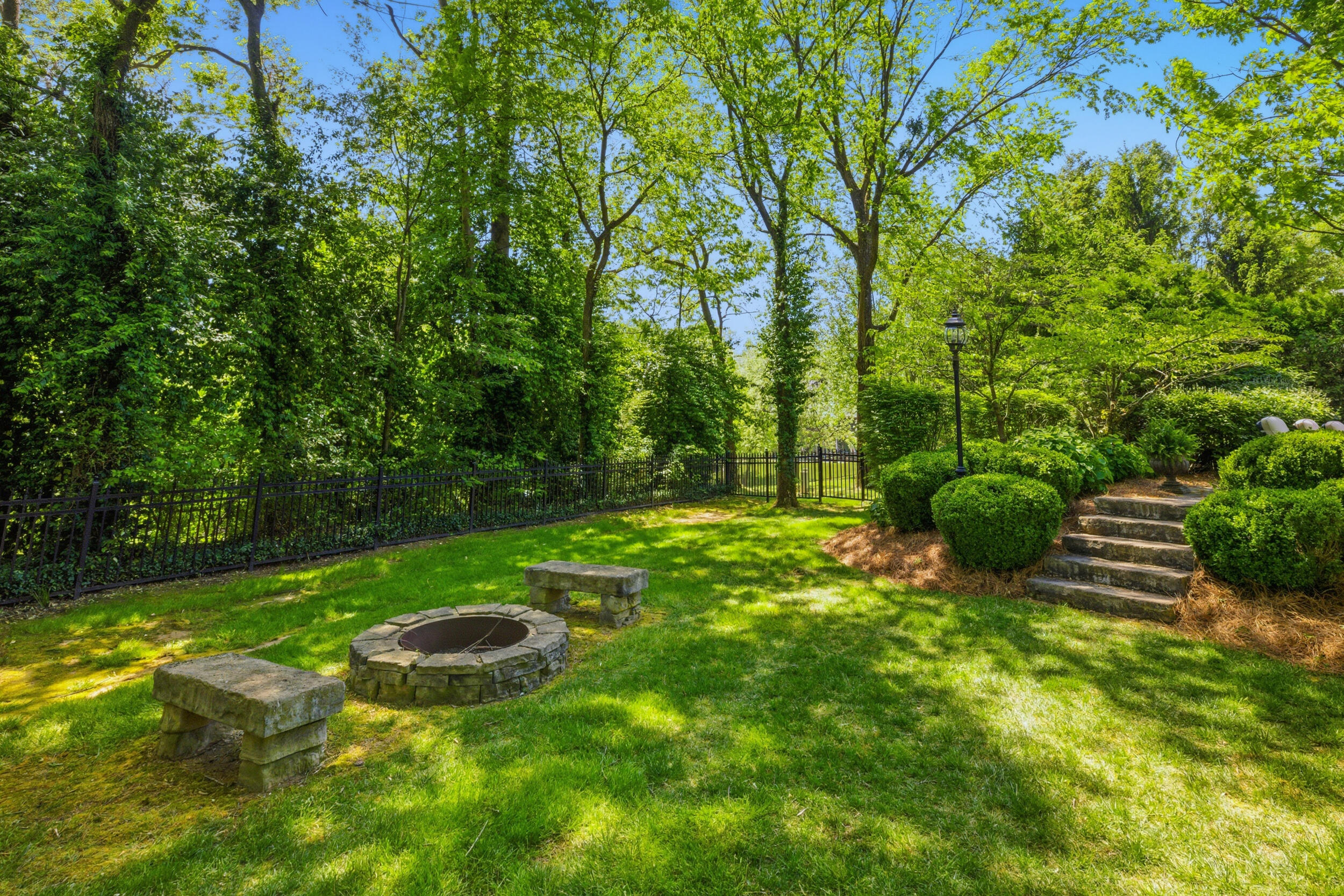 Danville, Kentucky, 40422, United States, 5 Bedrooms Bedrooms, ,5 BathroomsBathrooms,Residential,Active,2016105