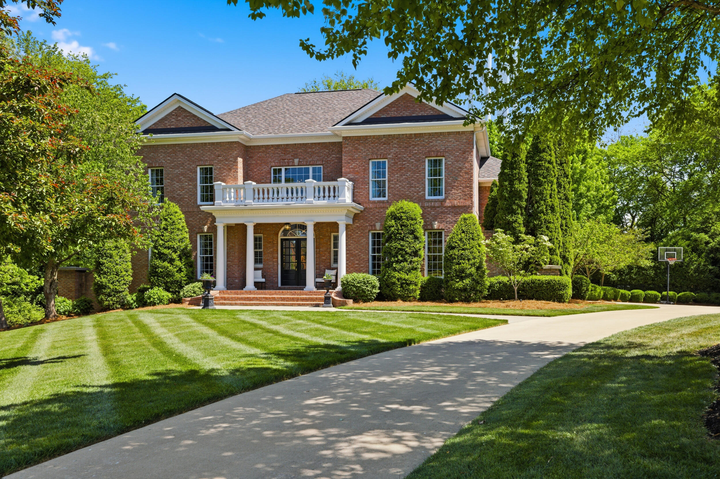 Danville, Kentucky, 40422, United States, 5 Bedrooms Bedrooms, ,5 BathroomsBathrooms,Residential,Active,2016105