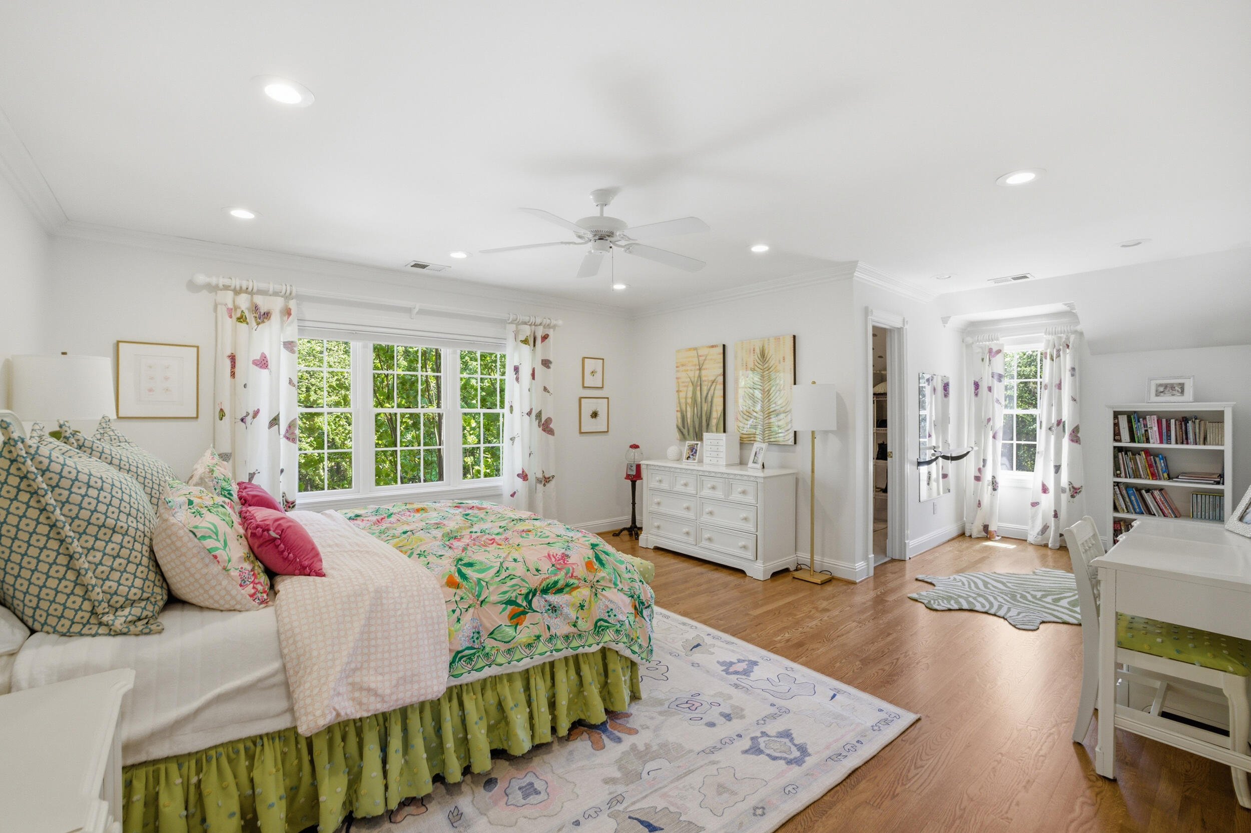 Danville, Kentucky, 40422, United States, 5 Bedrooms Bedrooms, ,5 BathroomsBathrooms,Residential,Active,2016105