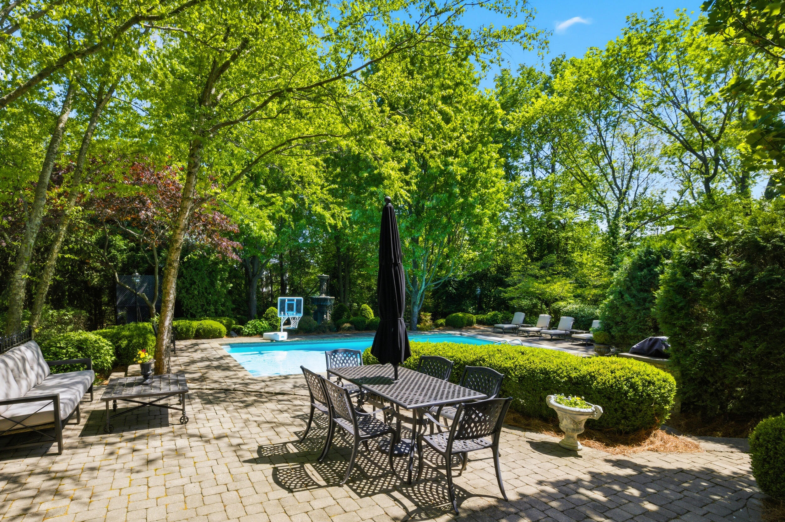 Danville, Kentucky, 40422, United States, 5 Bedrooms Bedrooms, ,5 BathroomsBathrooms,Residential,Active,2016105