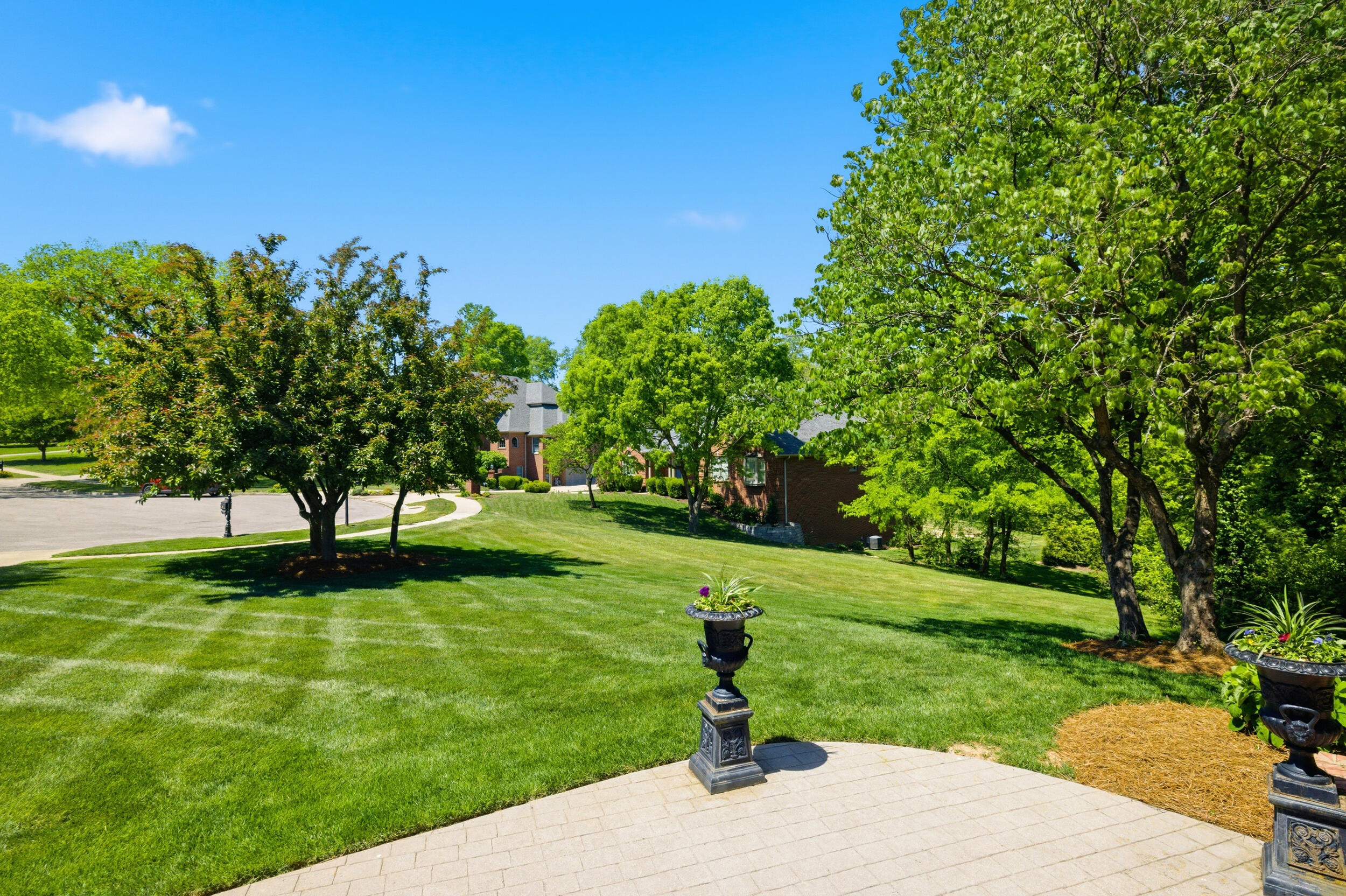 Danville, Kentucky, 40422, United States, 5 Bedrooms Bedrooms, ,5 BathroomsBathrooms,Residential,Active,2016105