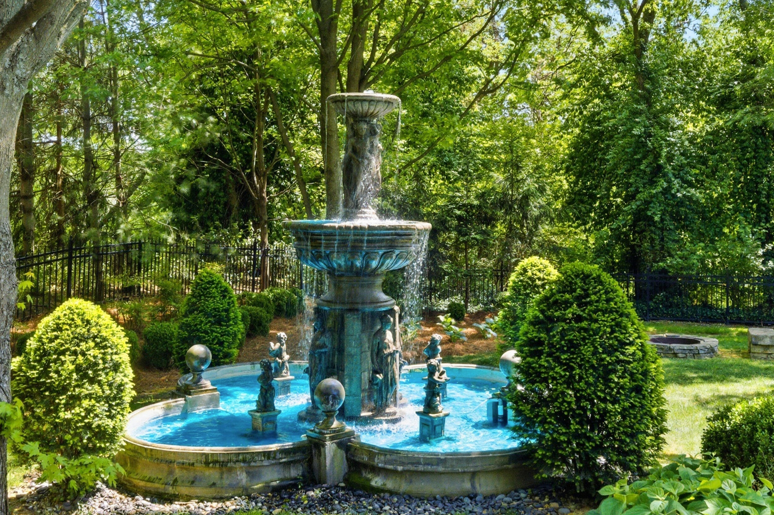 Danville, Kentucky, 40422, United States, 5 Bedrooms Bedrooms, ,5 BathroomsBathrooms,Residential,Active,2016105