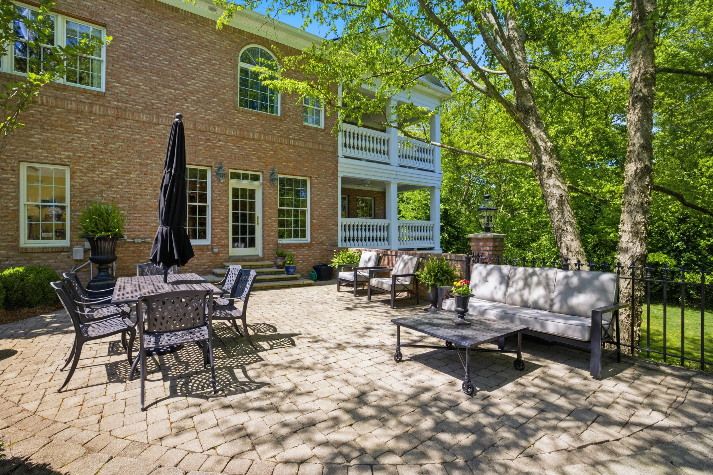 Danville, Kentucky, 40422, United States, 5 Bedrooms Bedrooms, ,5 BathroomsBathrooms,Residential,Active,2016105
