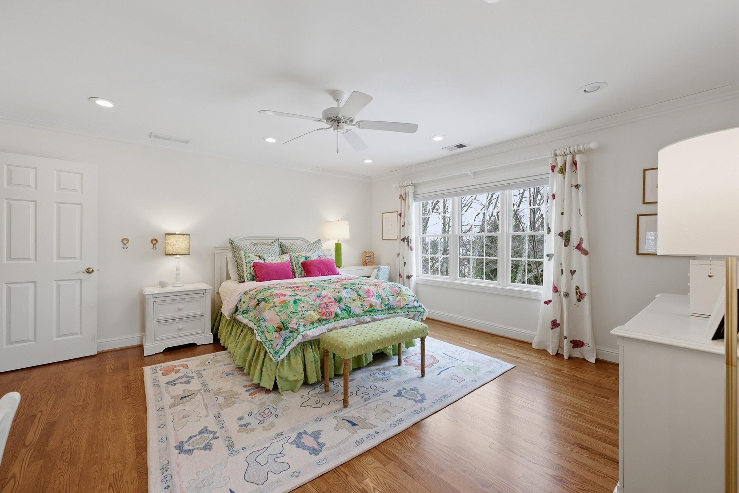 Danville, Kentucky, 40422, United States, 5 Bedrooms Bedrooms, ,5 BathroomsBathrooms,Residential,Active,2016105