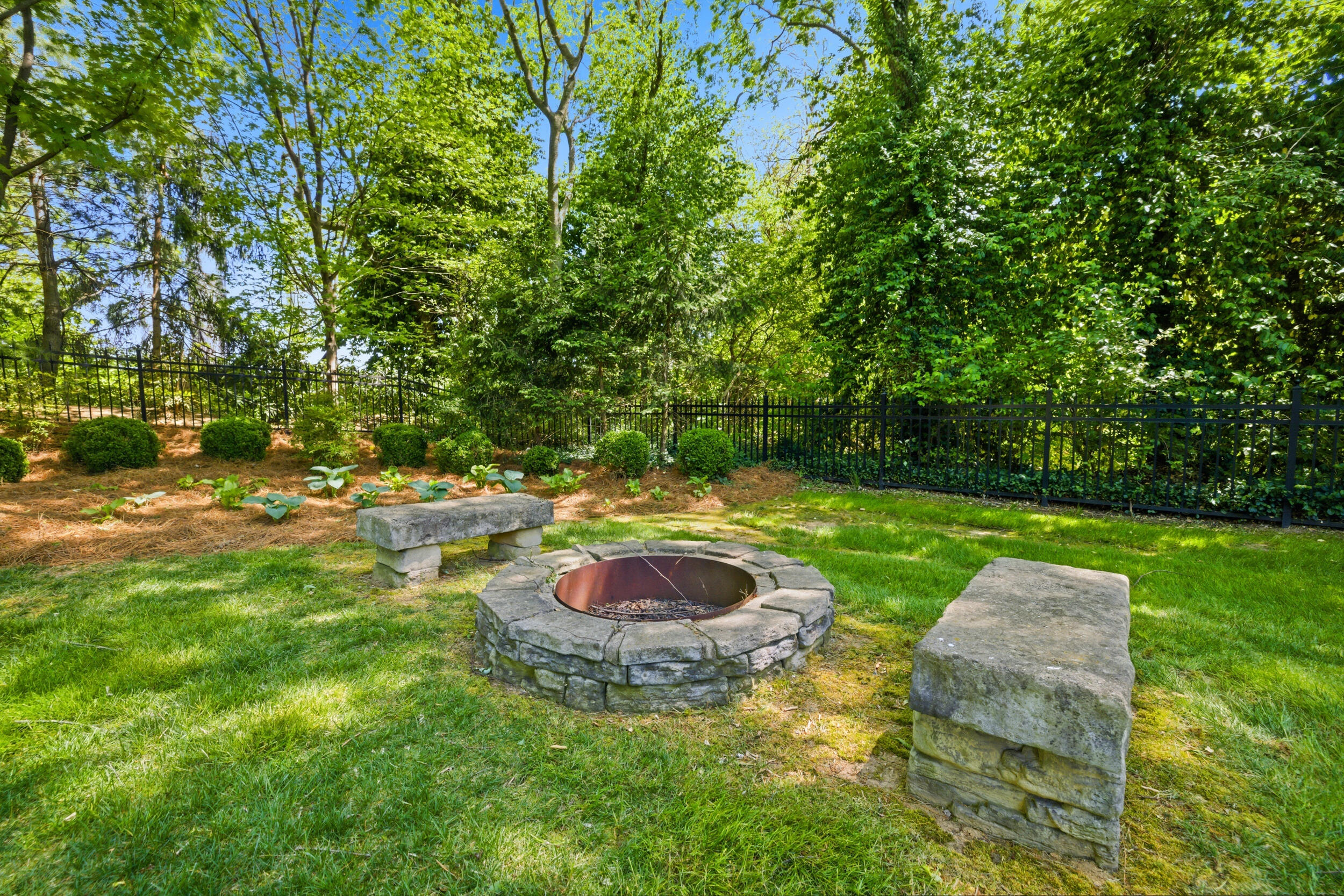 Danville, Kentucky, 40422, United States, 5 Bedrooms Bedrooms, ,5 BathroomsBathrooms,Residential,Active,2016105