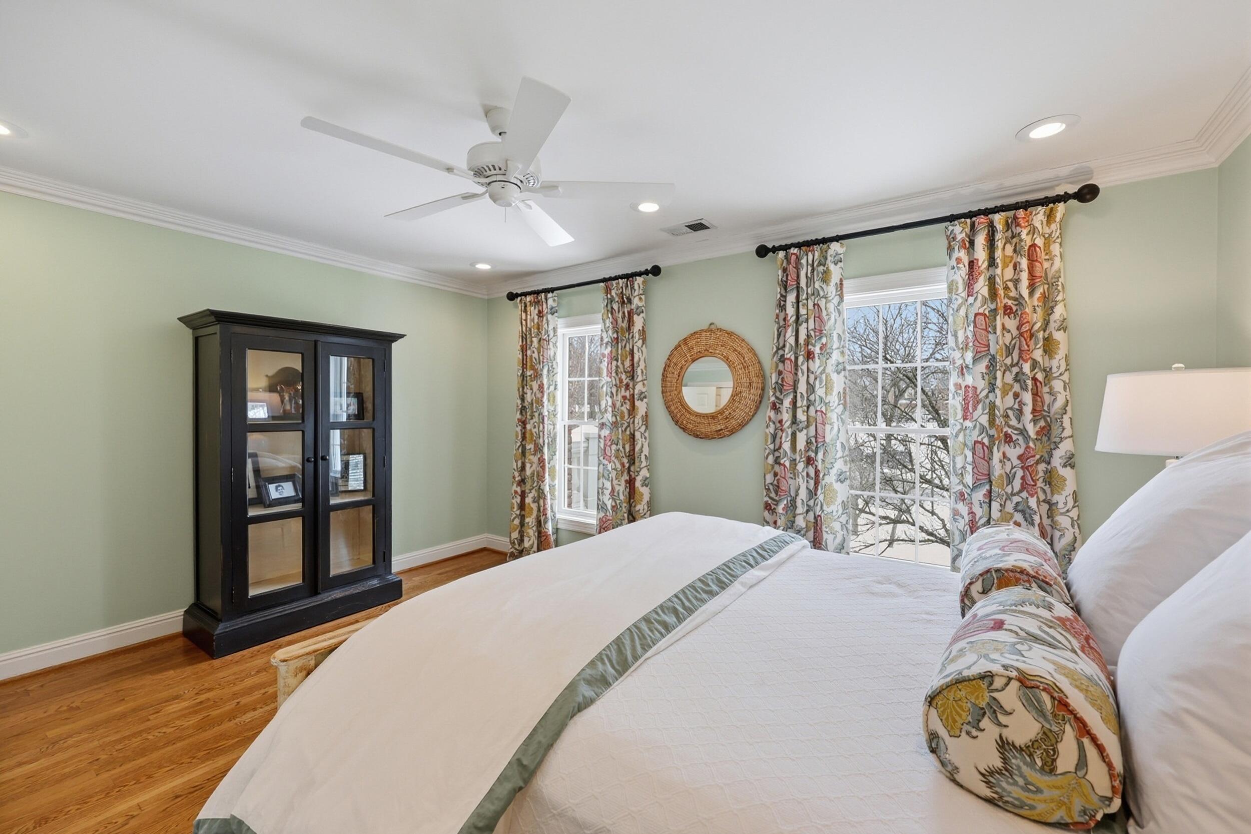Danville, Kentucky, 40422, United States, 5 Bedrooms Bedrooms, ,5 BathroomsBathrooms,Residential,Active,2016105