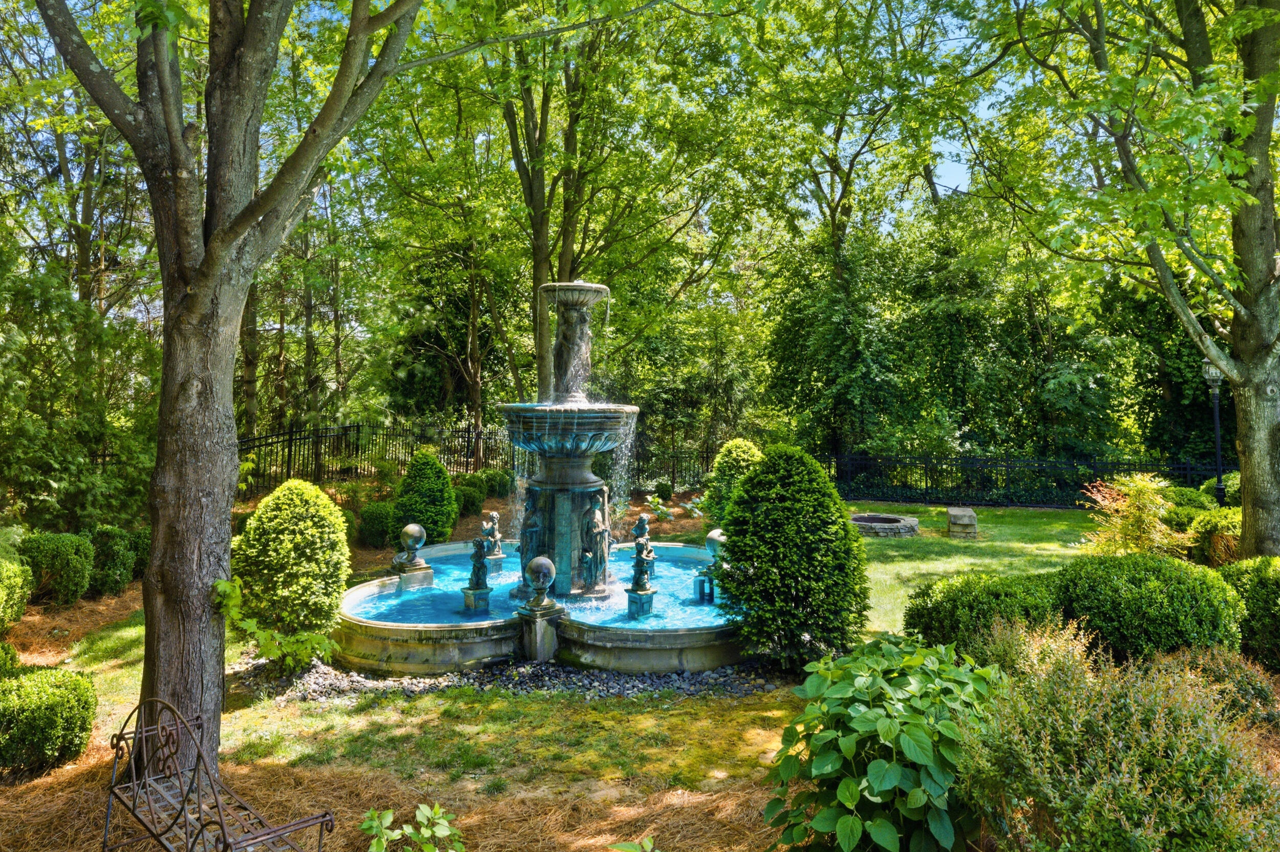 Danville, Kentucky, 40422, United States, 5 Bedrooms Bedrooms, ,5 BathroomsBathrooms,Residential,Active,2016105