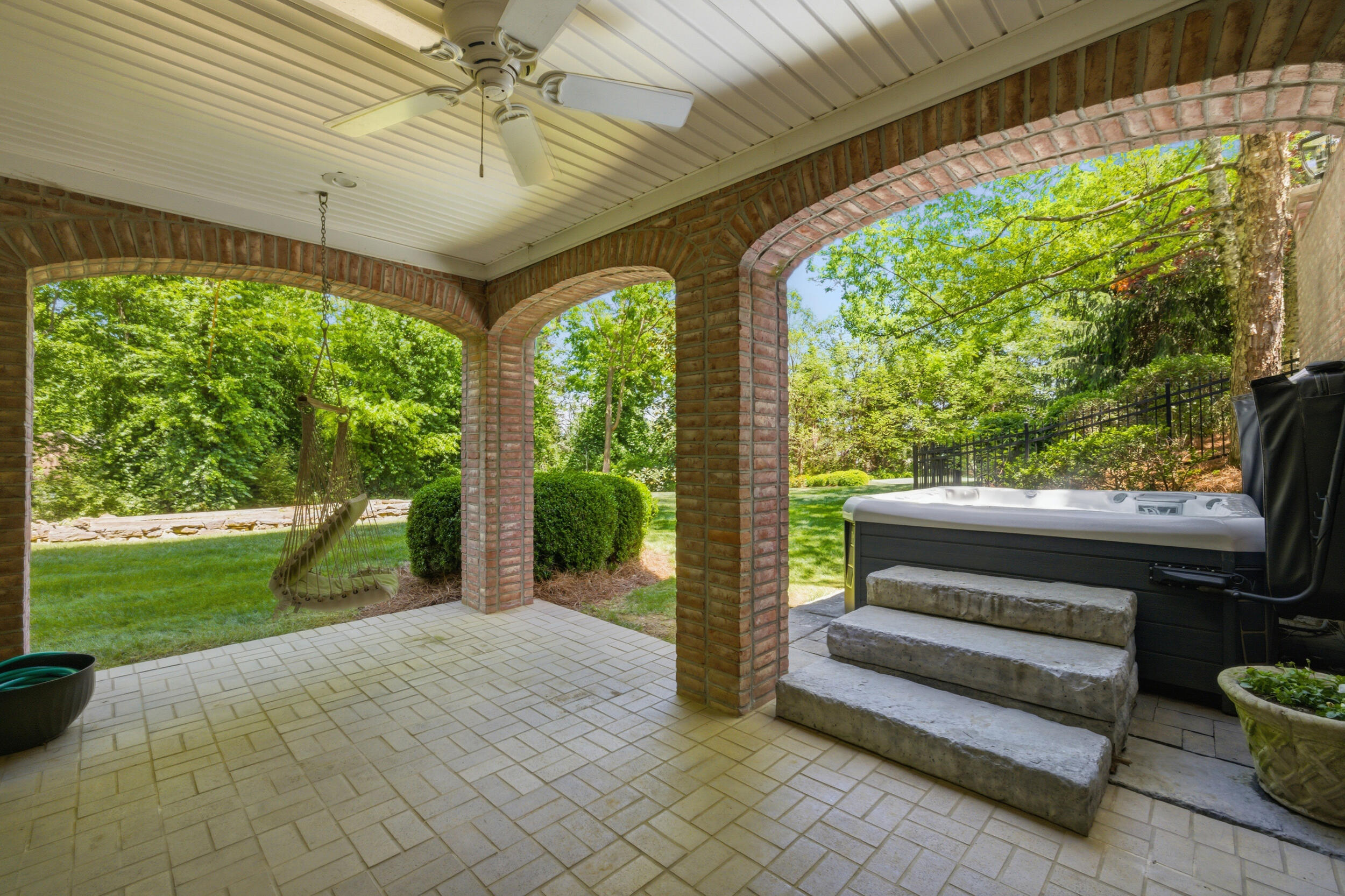 Danville, Kentucky, 40422, United States, 5 Bedrooms Bedrooms, ,5 BathroomsBathrooms,Residential,Active,2016105