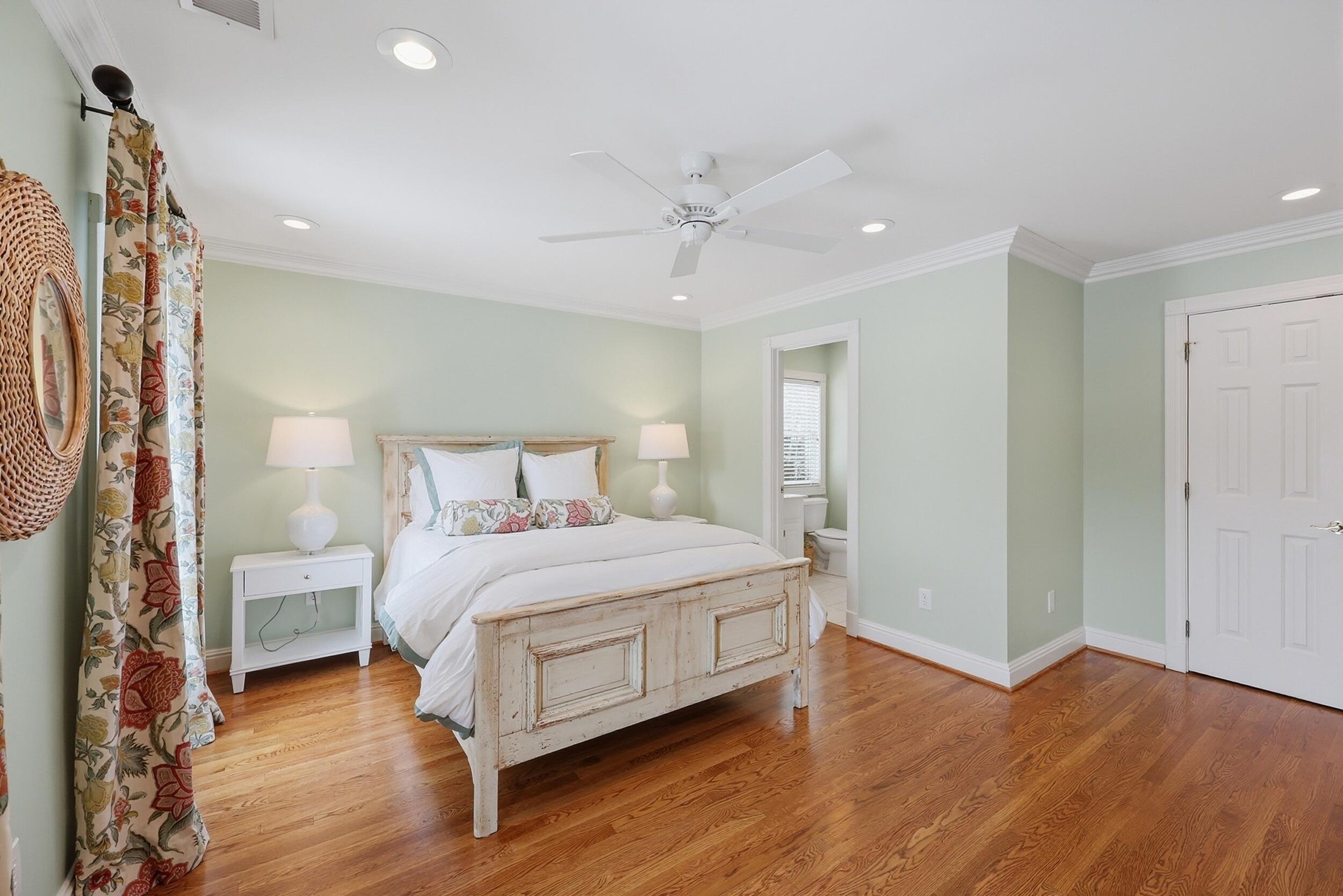 Danville, Kentucky, 40422, United States, 5 Bedrooms Bedrooms, ,5 BathroomsBathrooms,Residential,Active,2016105