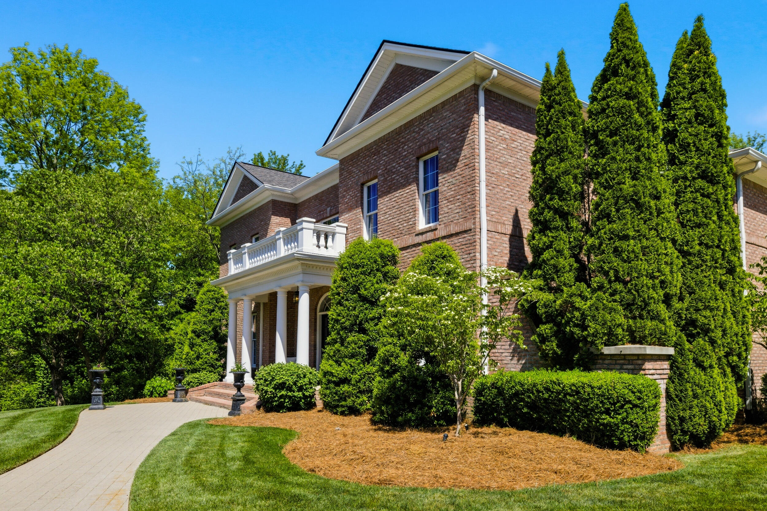 Danville, Kentucky, 40422, United States, 5 Bedrooms Bedrooms, ,5 BathroomsBathrooms,Residential,Active,2016105