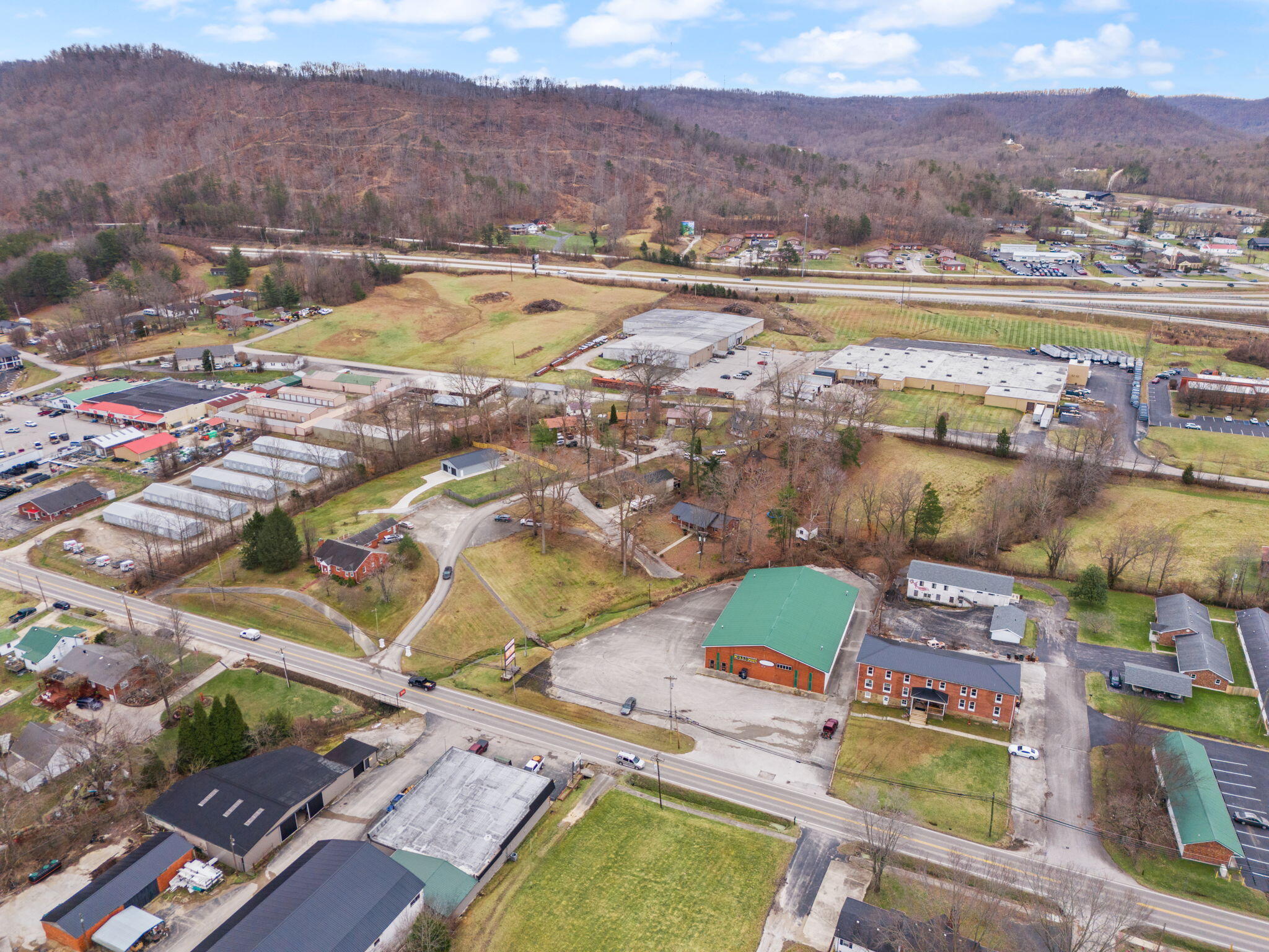 Stanton, Kentucky 40380, United States, 3 Bedrooms Bedrooms, ,2 BathroomsBathrooms,Residential,Active,5615