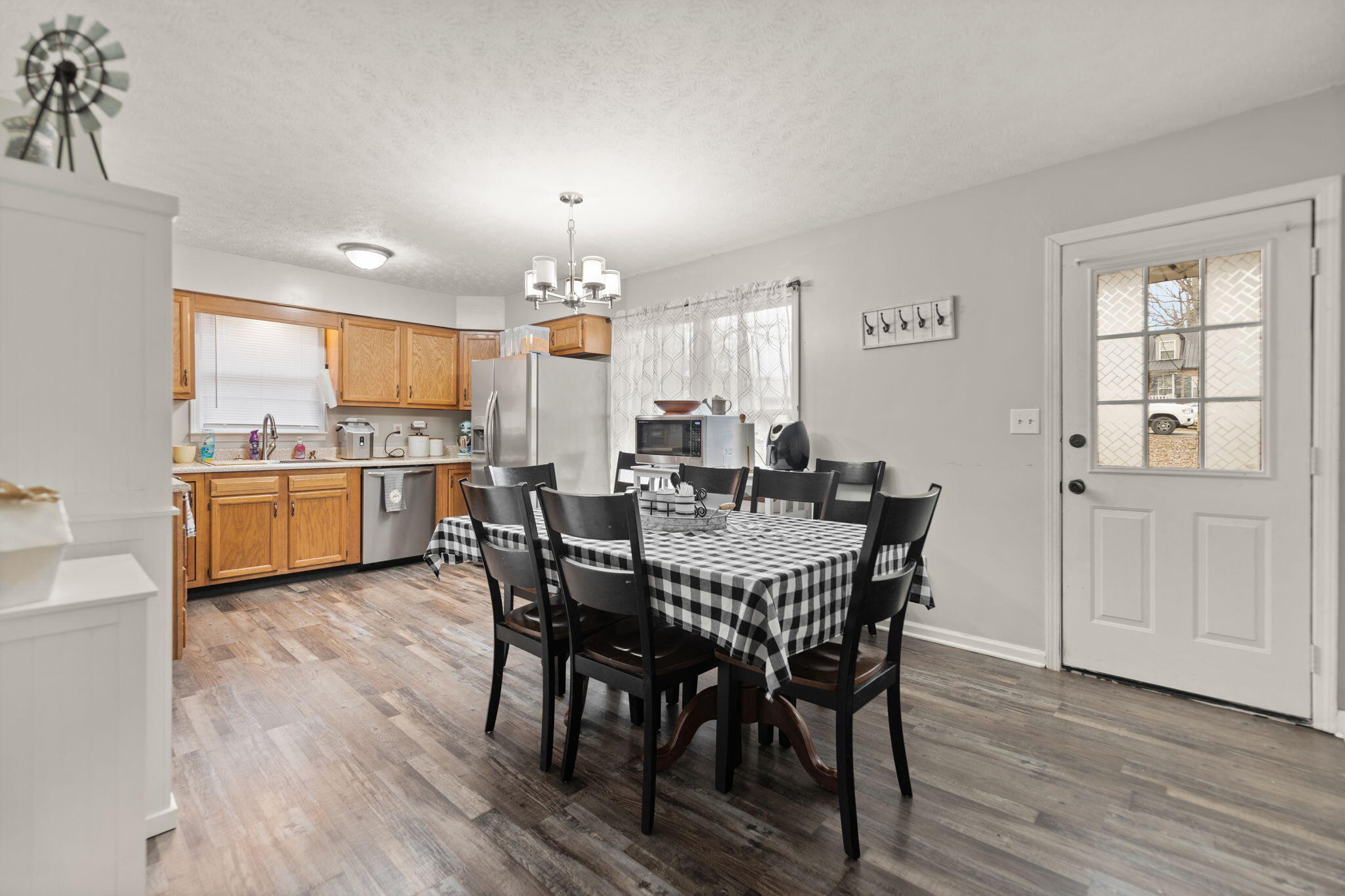 Stanton, Kentucky 40380, United States, 3 Bedrooms Bedrooms, ,2 BathroomsBathrooms,Residential,Active,5615