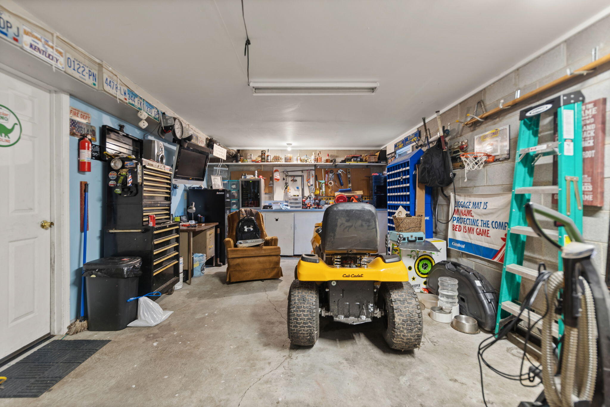 Stanton, Kentucky 40380, United States, 3 Bedrooms Bedrooms, ,2 BathroomsBathrooms,Residential,Active,5615