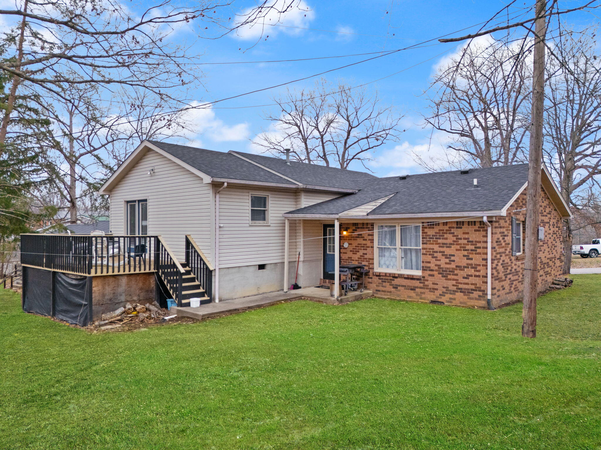 Stanton, Kentucky 40380, United States, 3 Bedrooms Bedrooms, ,2 BathroomsBathrooms,Residential,Active,5615