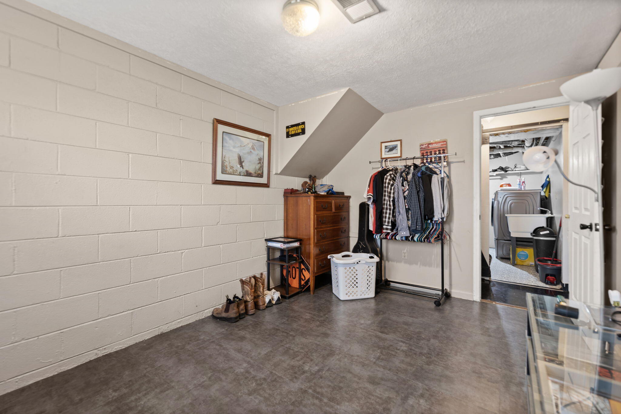 Stanton, Kentucky 40380, United States, 3 Bedrooms Bedrooms, ,2 BathroomsBathrooms,Residential,Active,5615