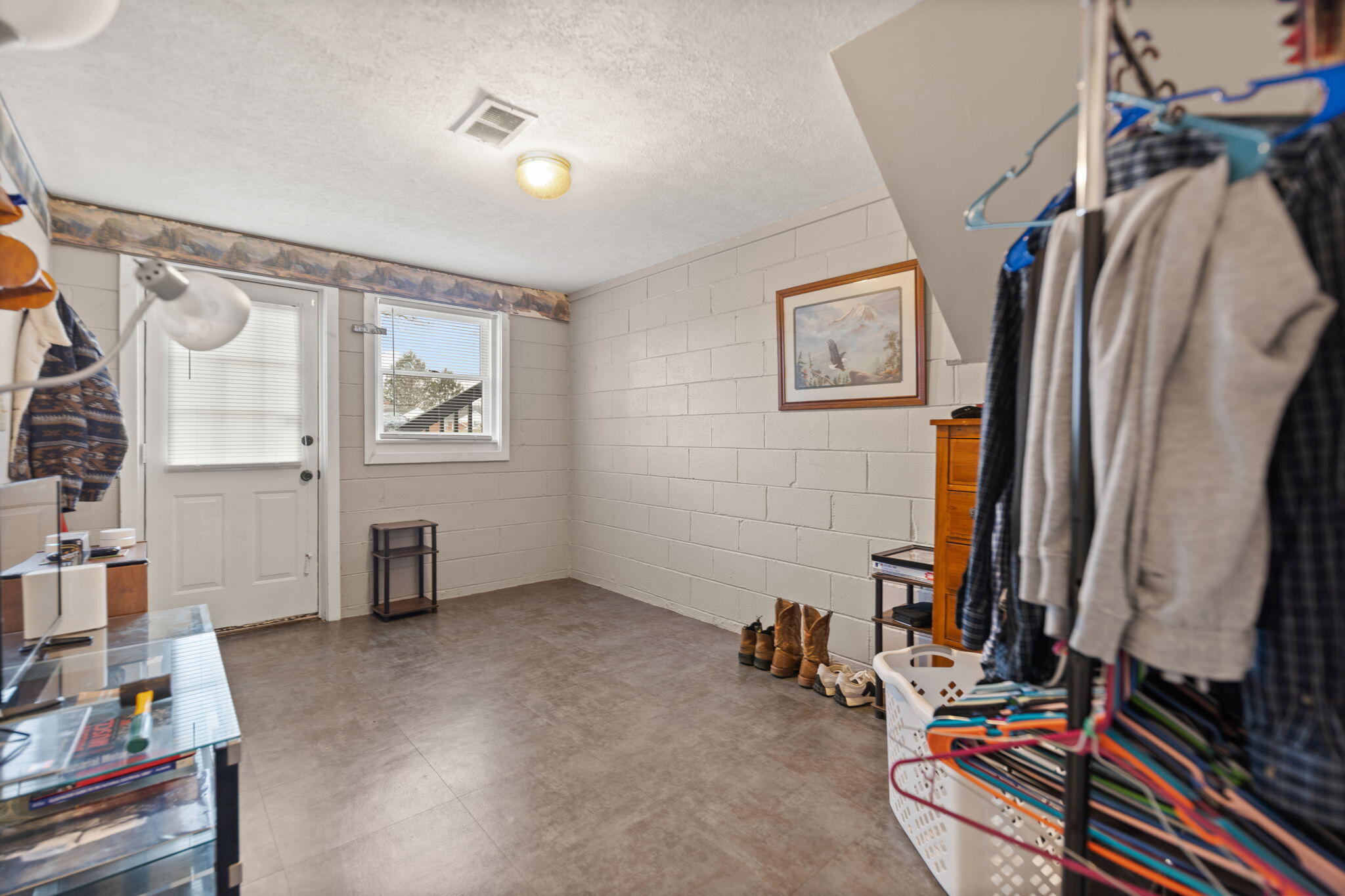 Stanton, Kentucky 40380, United States, 3 Bedrooms Bedrooms, ,2 BathroomsBathrooms,Residential,Active,5615