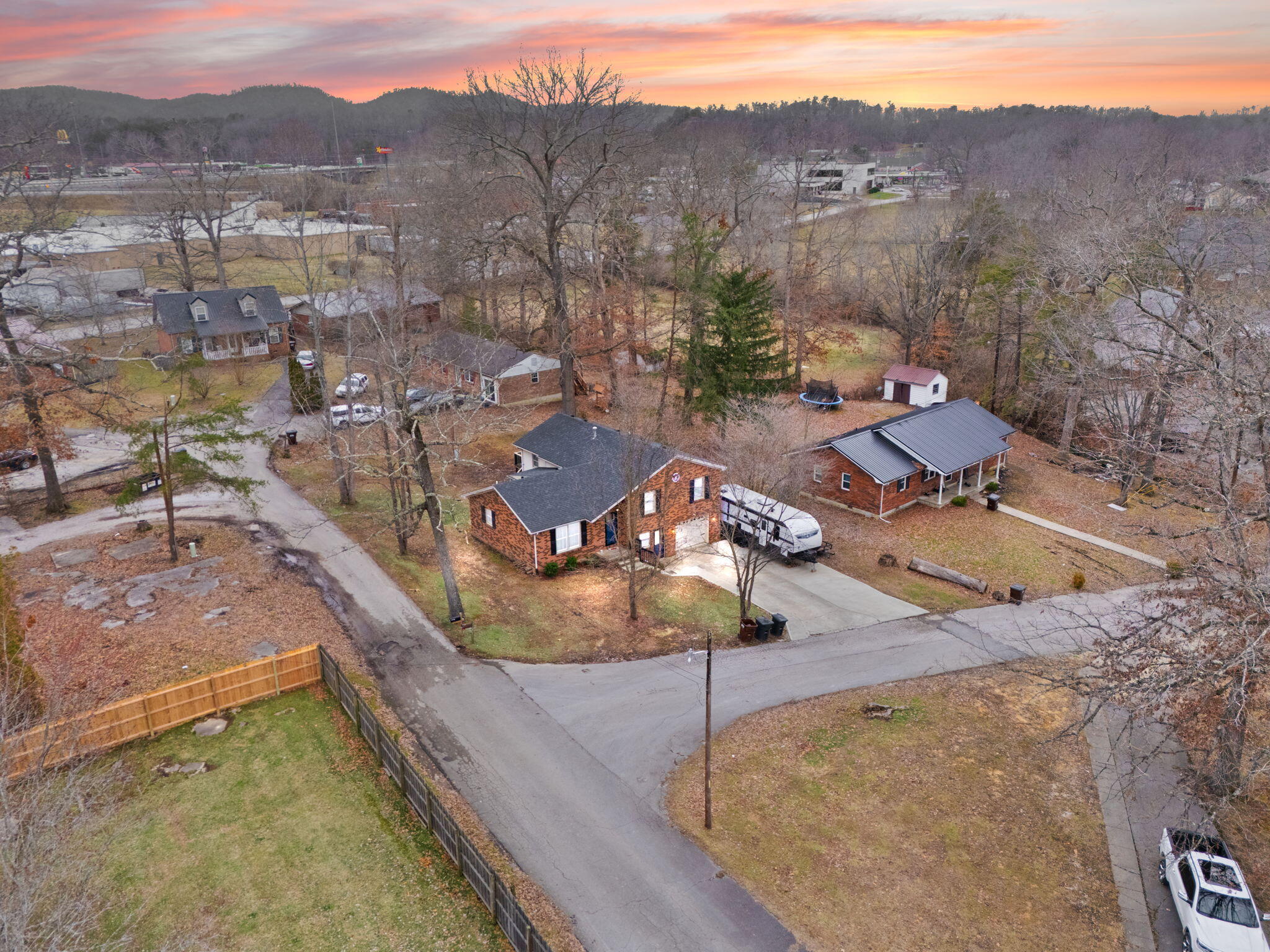 Stanton, Kentucky 40380, United States, 3 Bedrooms Bedrooms, ,2 BathroomsBathrooms,Residential,Active,5615