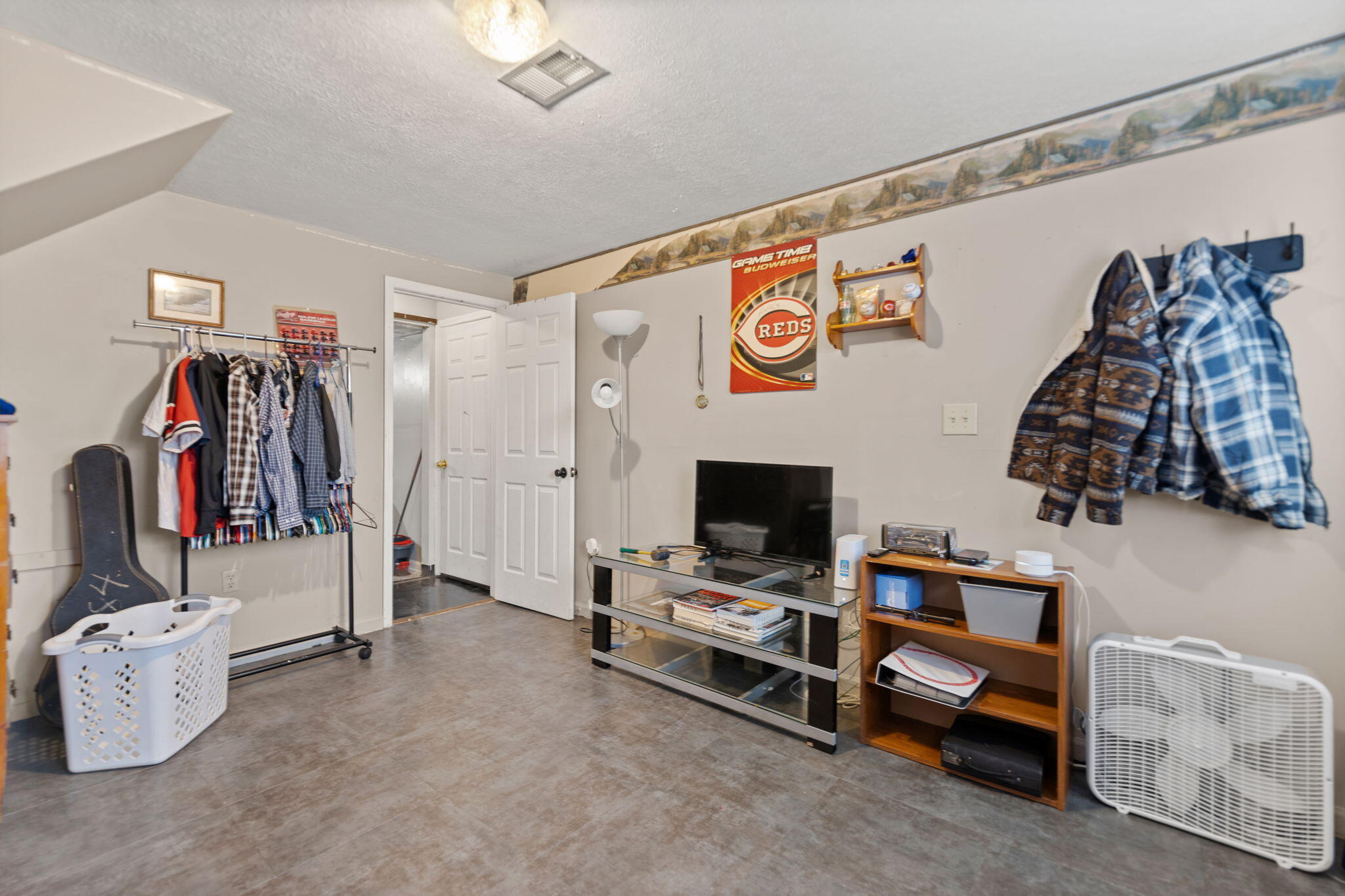 Stanton, Kentucky 40380, United States, 3 Bedrooms Bedrooms, ,2 BathroomsBathrooms,Residential,Active,5615