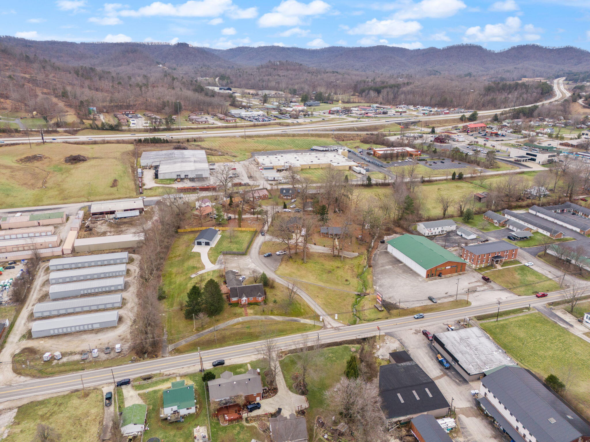 Stanton, Kentucky 40380, United States, 3 Bedrooms Bedrooms, ,2 BathroomsBathrooms,Residential,Active,5615