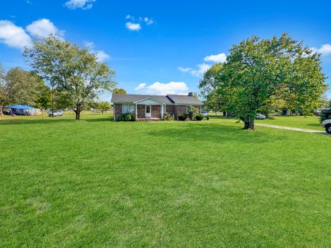Photo of 242 Cemetery Street, Junction City, KY 40440 (MLS # 25503102)