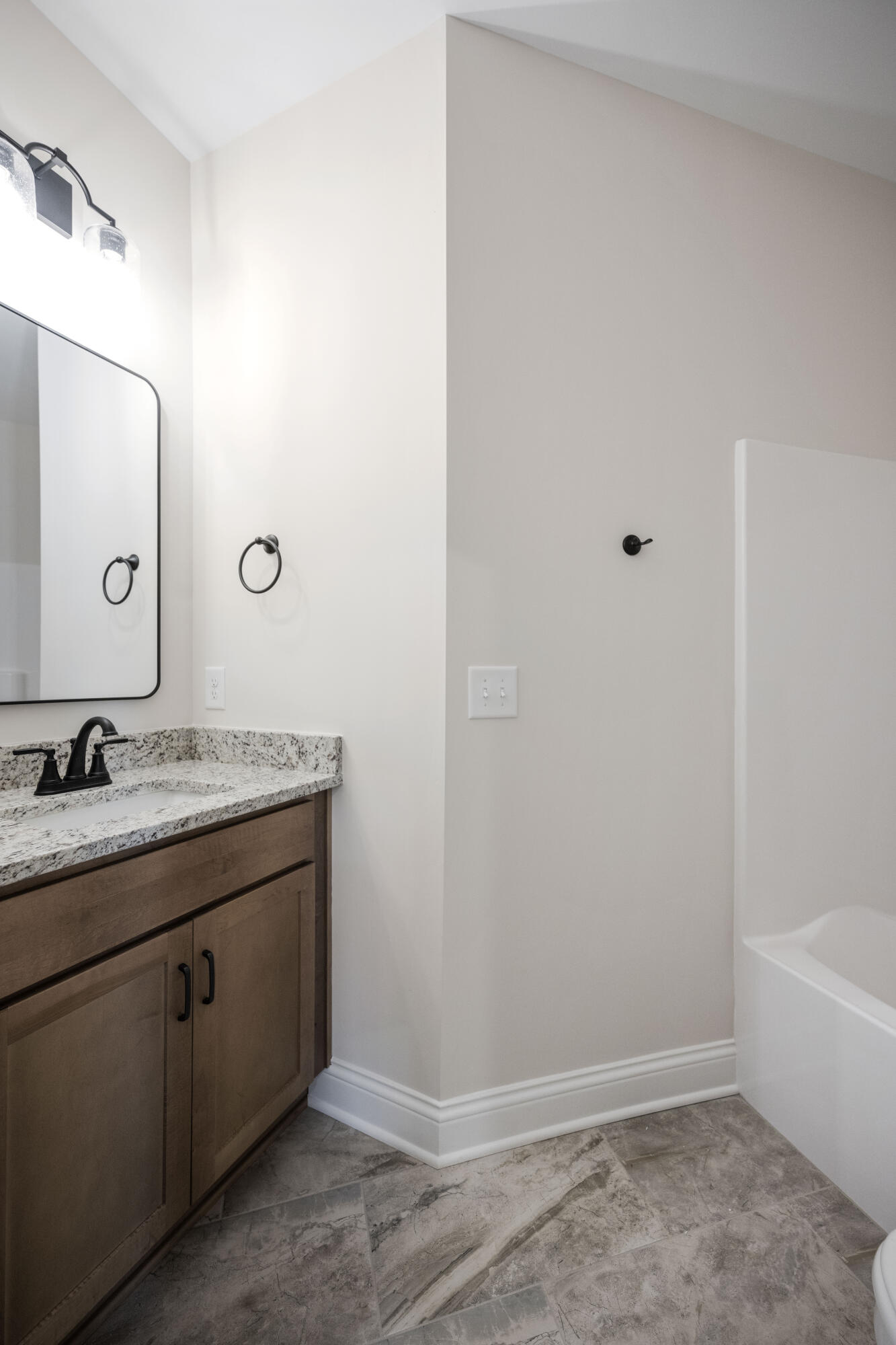 Richmond, Kentucky 40475, United States, 3 Bedrooms Bedrooms, ,2 BathroomsBathrooms,Residential,Active,50999