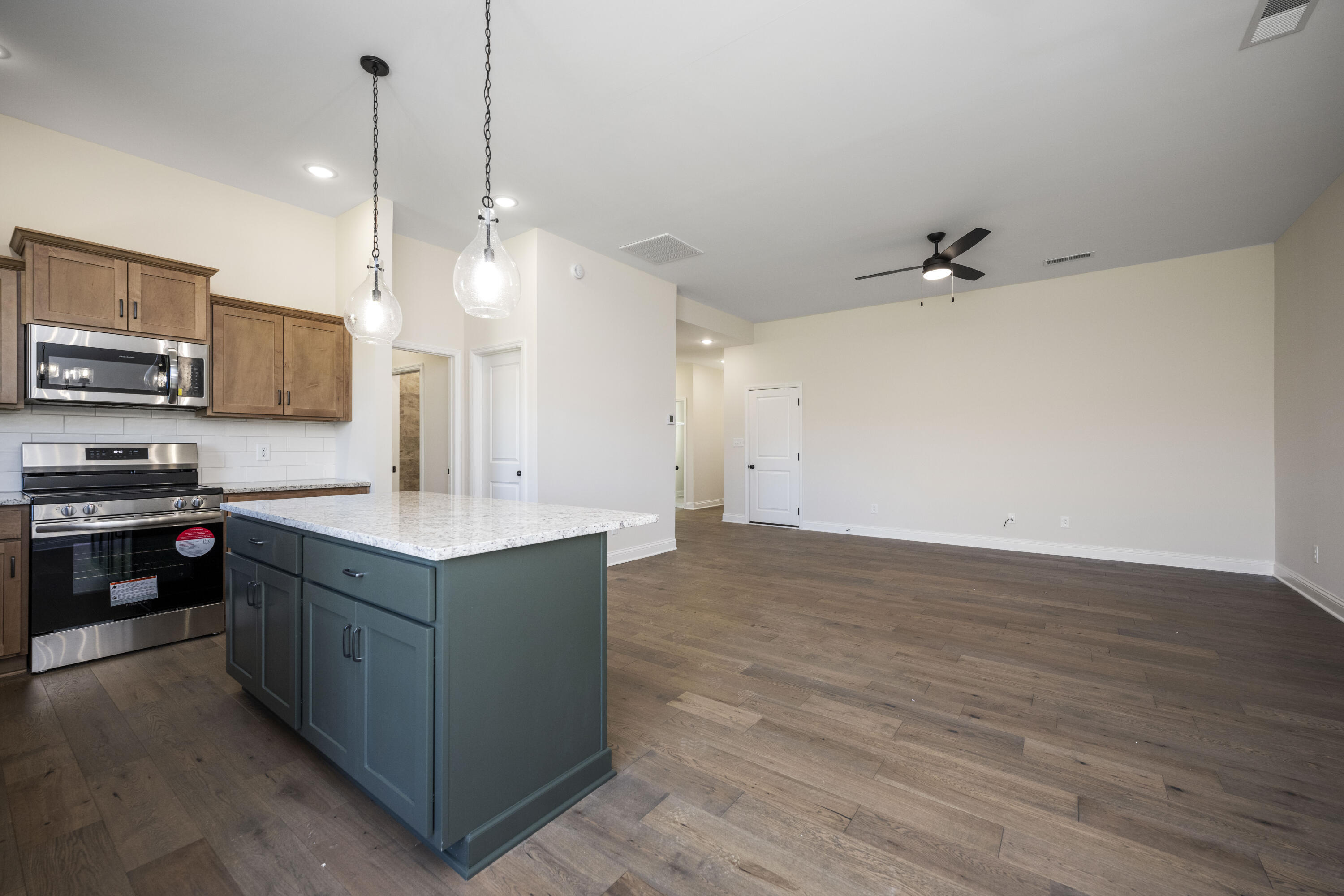 Richmond, Kentucky 40475, United States, 3 Bedrooms Bedrooms, ,2 BathroomsBathrooms,Residential,Active,50999