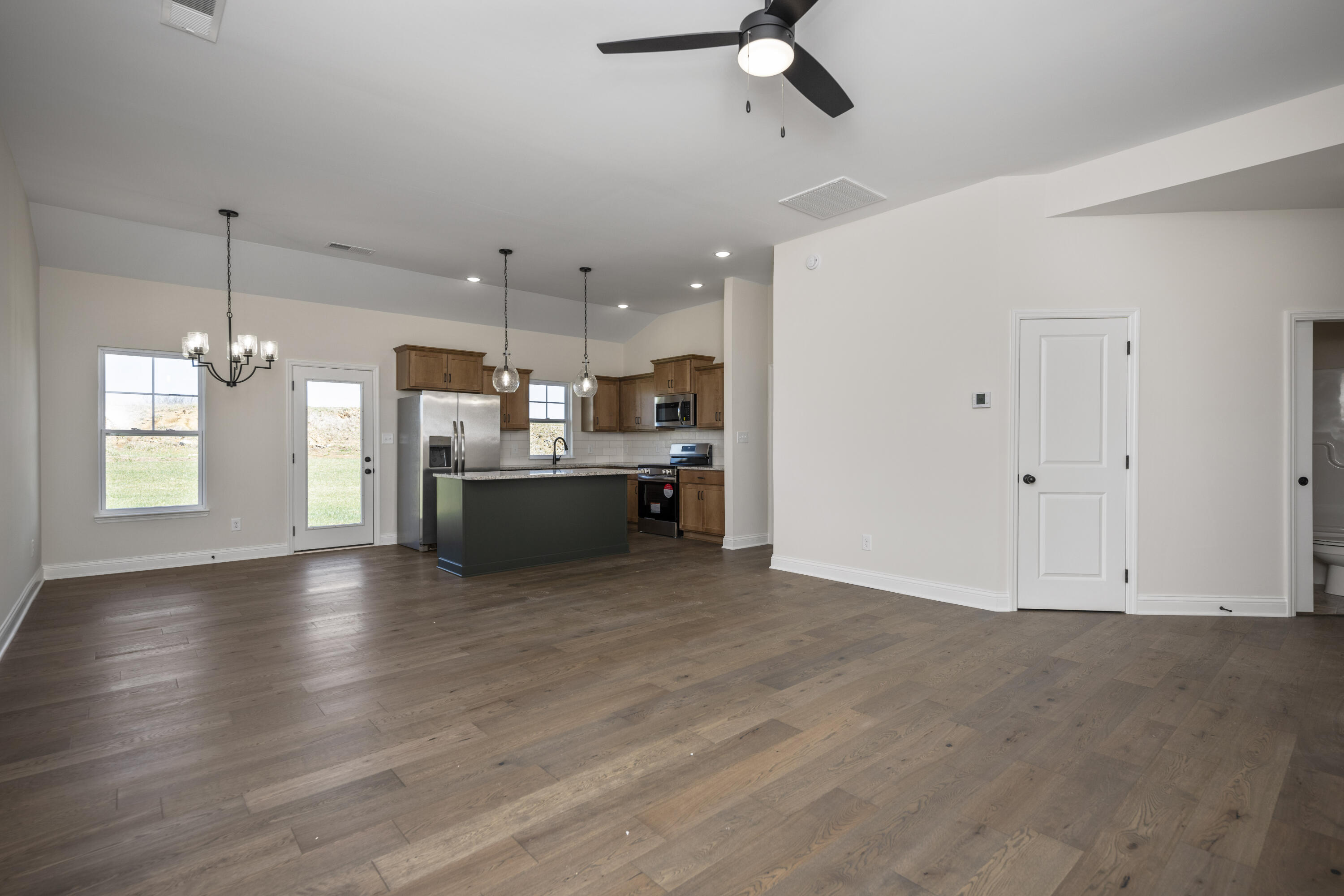 Richmond, Kentucky 40475, United States, 3 Bedrooms Bedrooms, ,2 BathroomsBathrooms,Residential,Active,50999