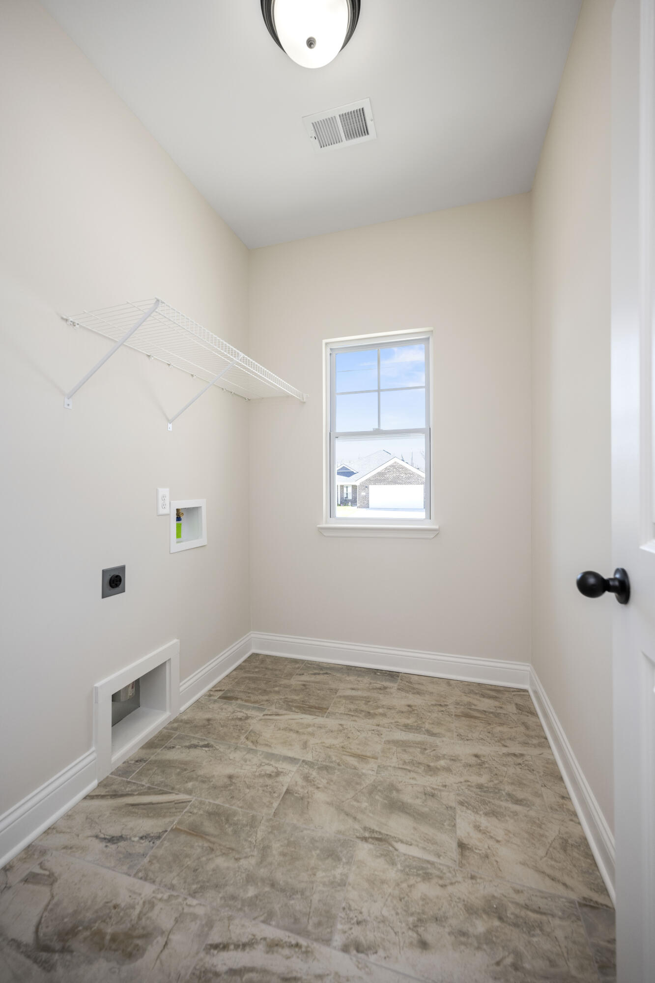 Richmond, Kentucky 40475, United States, 3 Bedrooms Bedrooms, ,2 BathroomsBathrooms,Residential,Active,50999