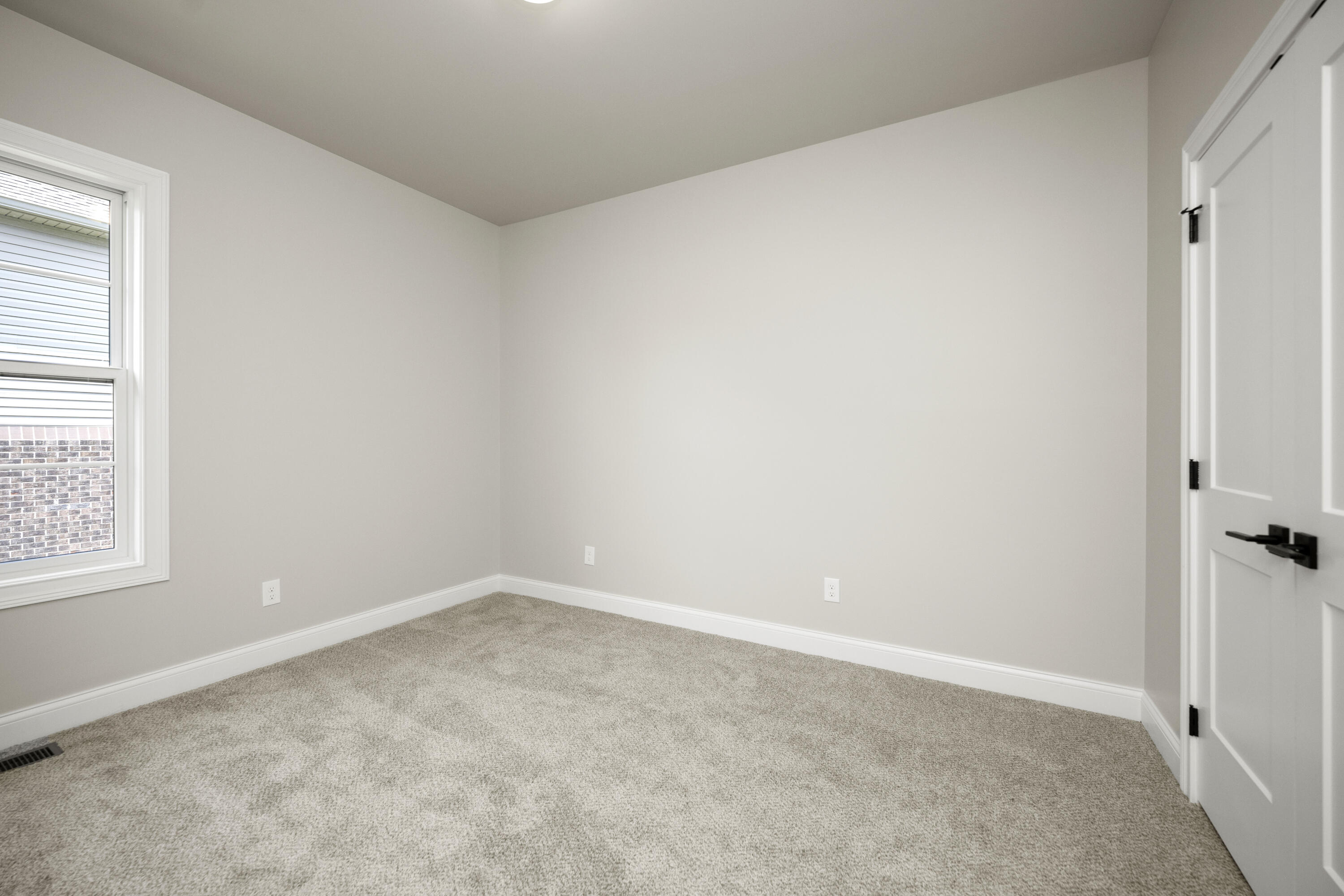 Richmond, Kentucky 40475, United States, 3 Bedrooms Bedrooms, ,2 BathroomsBathrooms,Residential,Active,49283