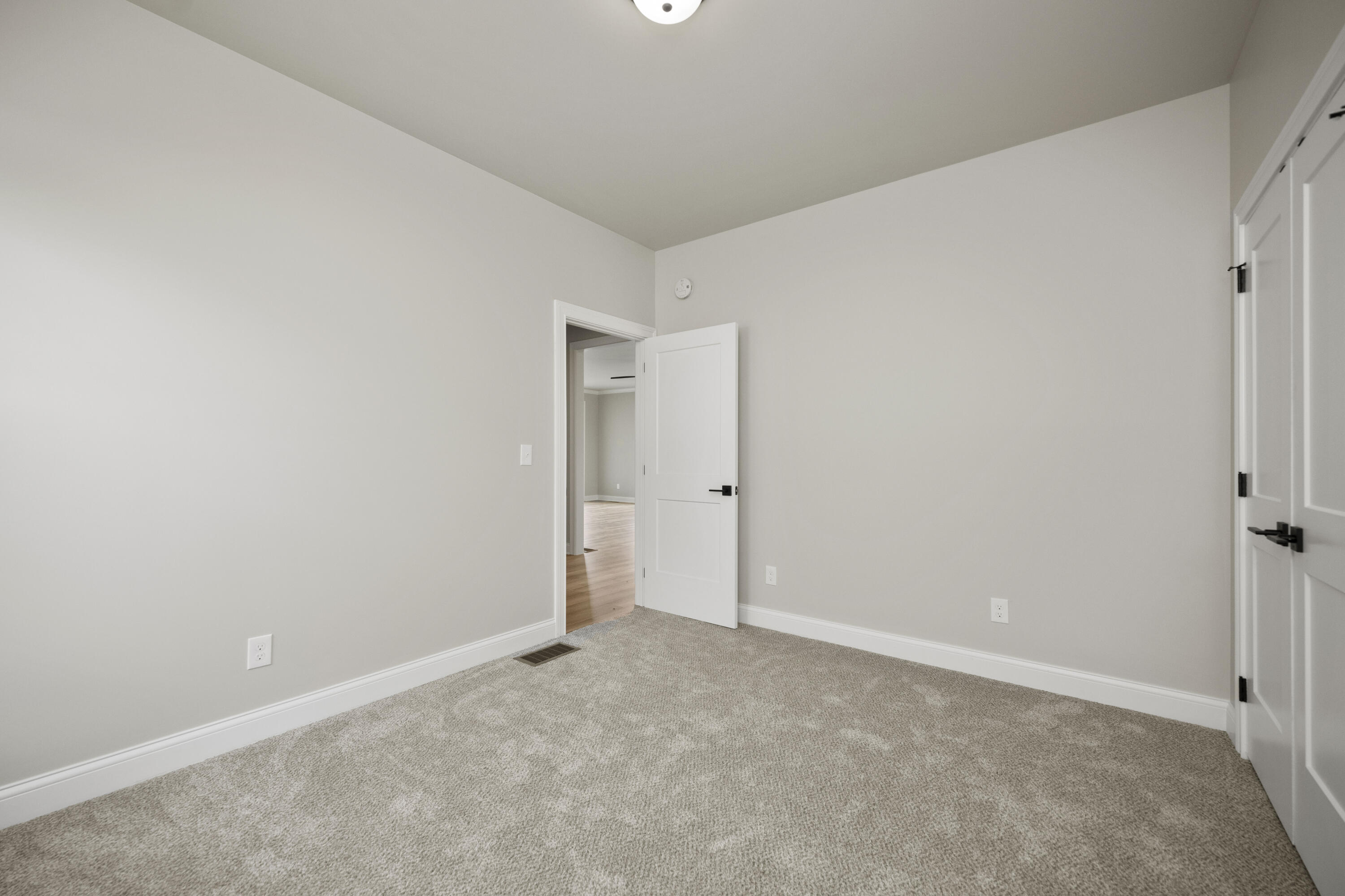 Richmond, Kentucky 40475, United States, 3 Bedrooms Bedrooms, ,2 BathroomsBathrooms,Residential,Active,49283