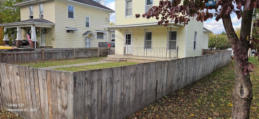 Photo of 207 E 3rd Street, Augusta, KY 41002 (MLS # 25505220)