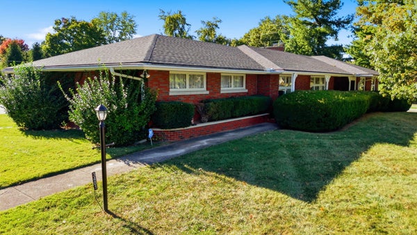 3401 NANTUCKET DR, LEXINGTON, KY 40502 - Image 82425578c56280c7983aba8d3ec8bb7f/3099272825